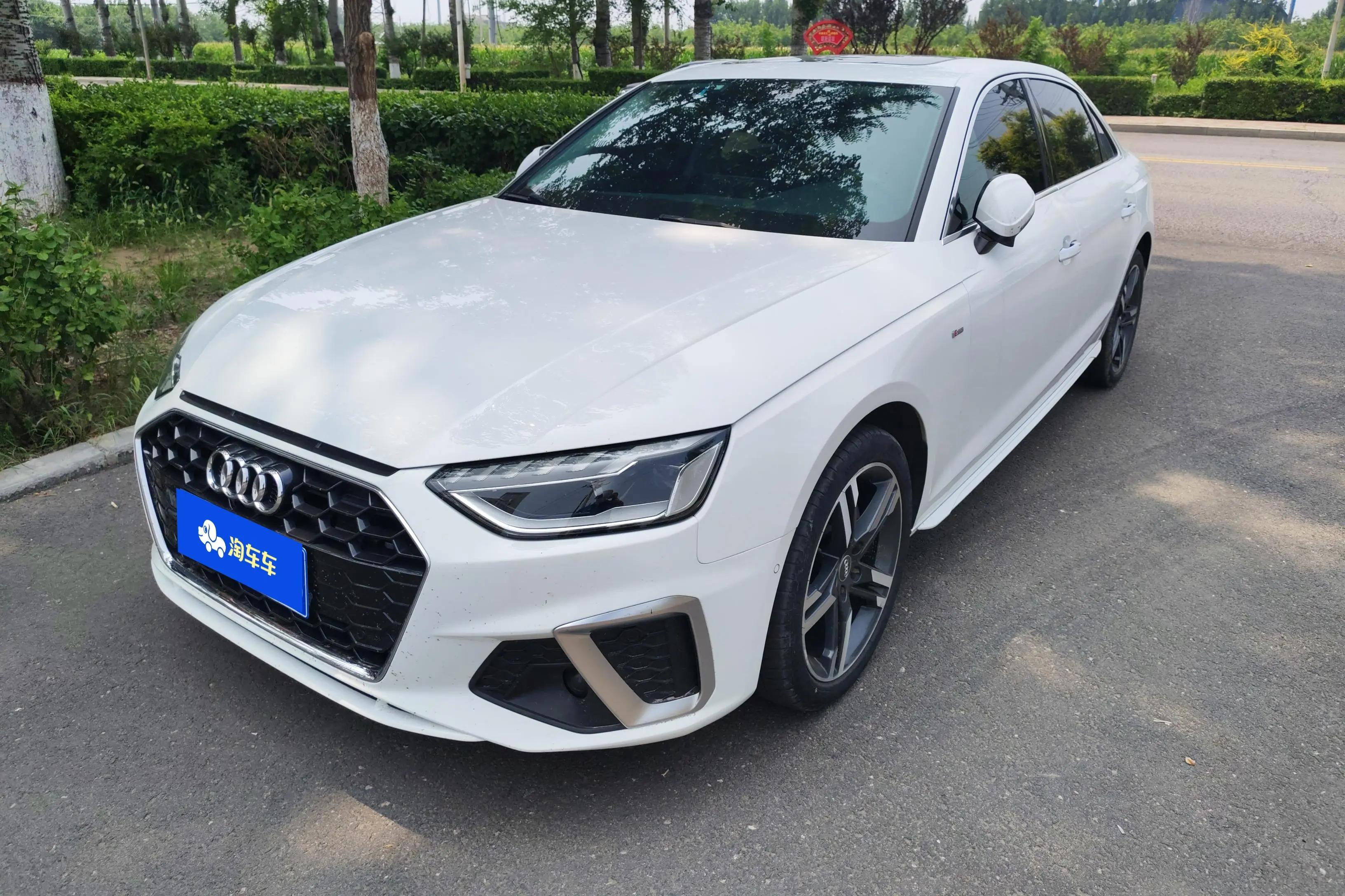 Audi A4L 2022 г. 46726 км.