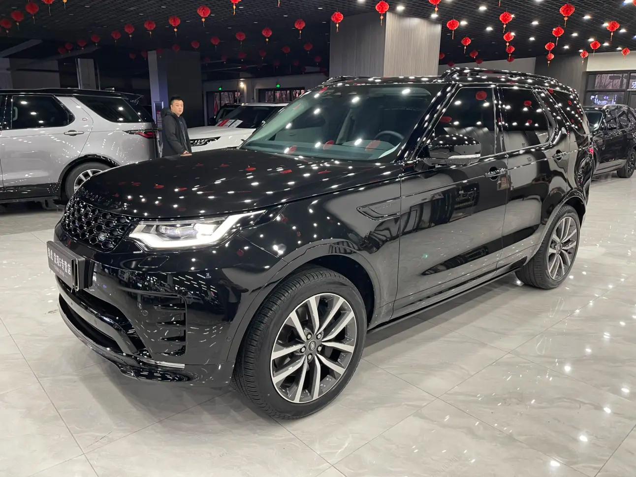 Land Rover Discovery 2024 г. 18144 км.