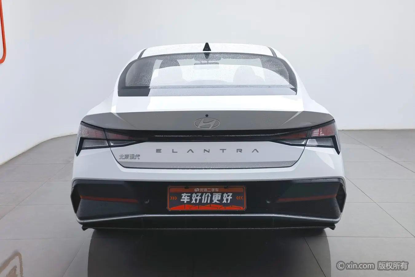 Hyundai Elantra 2024 г. 32444 км.
