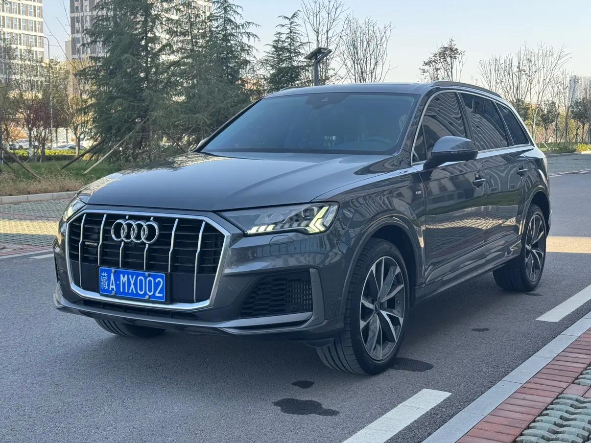 Audi Q7 2021 г. 42035 км.