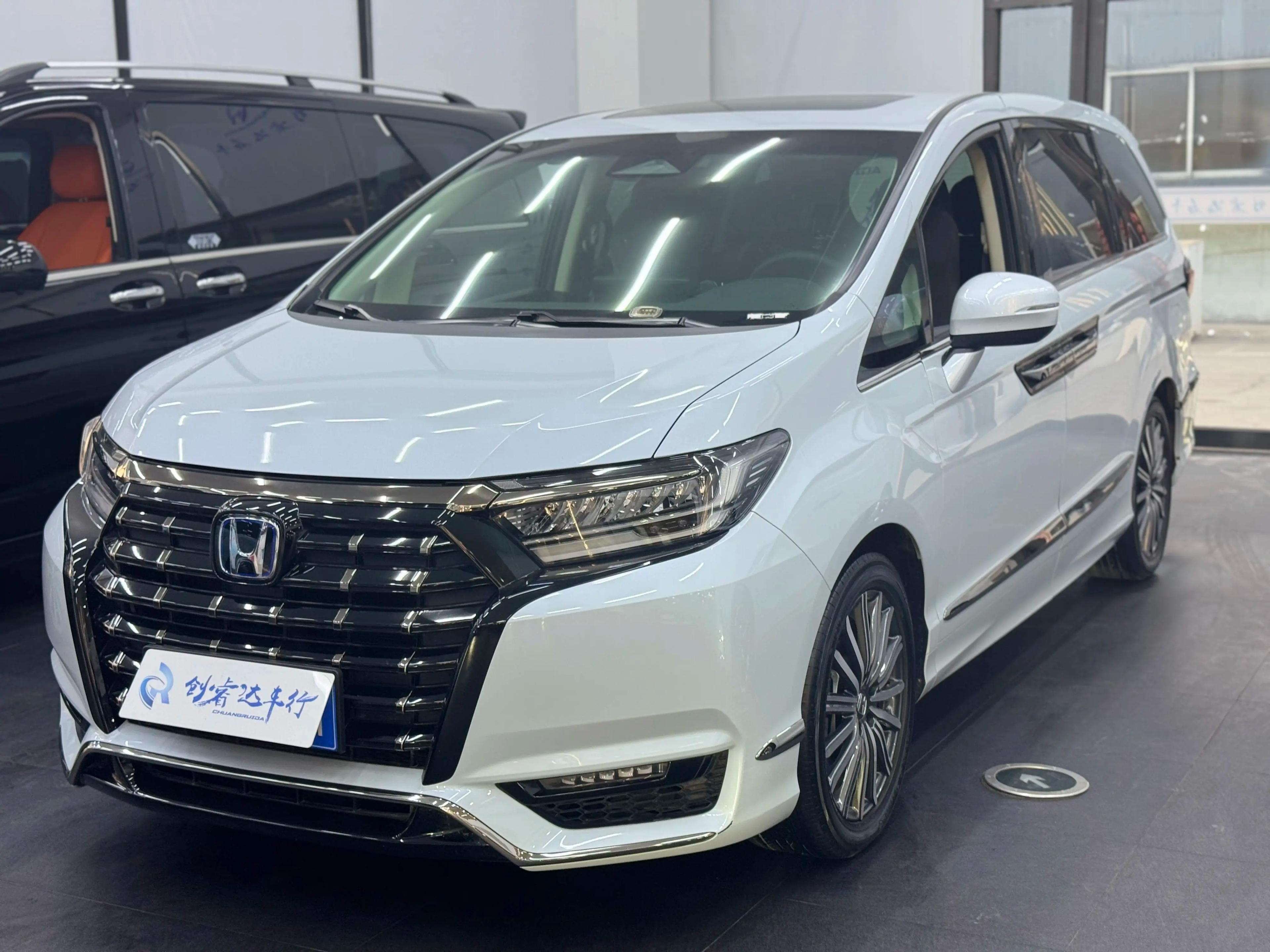 Honda Elysion 2024 г. 51081 км.