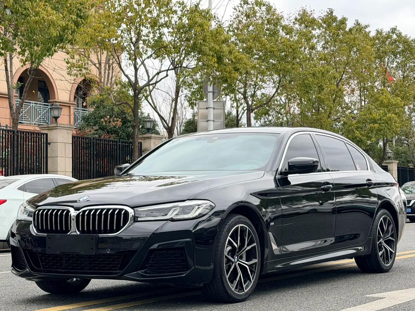 BMW 5 Series 2022 г. 76039 км.