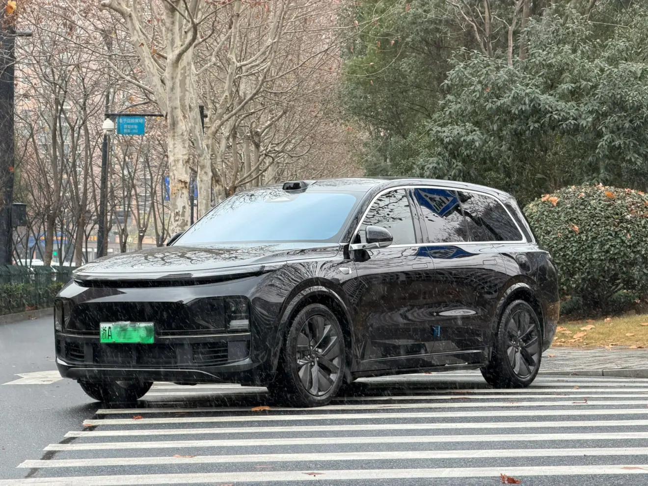 Lixiang L9 2025 г. 23029 км.