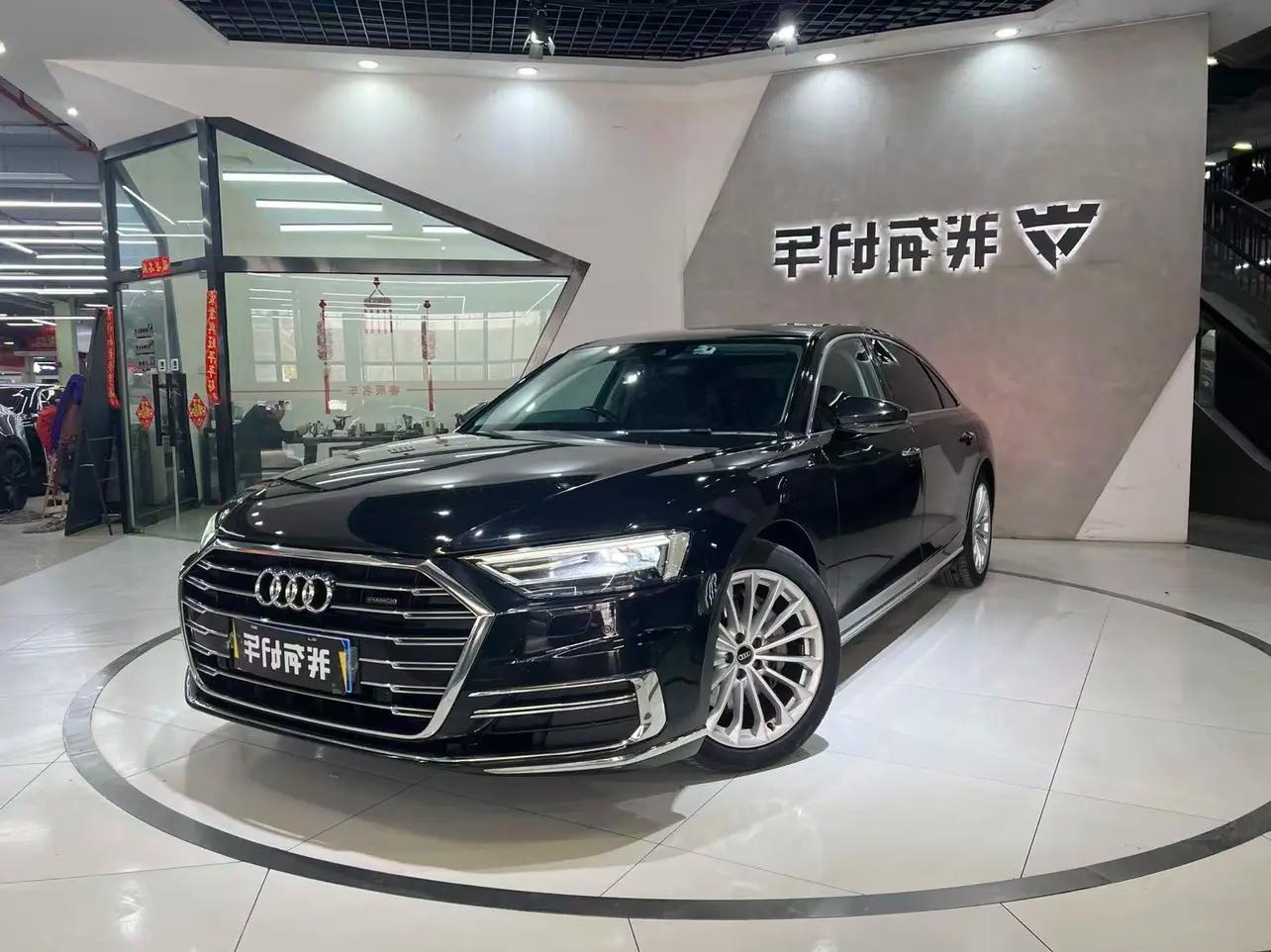 Audi A8 2021 г. 113038 км.
