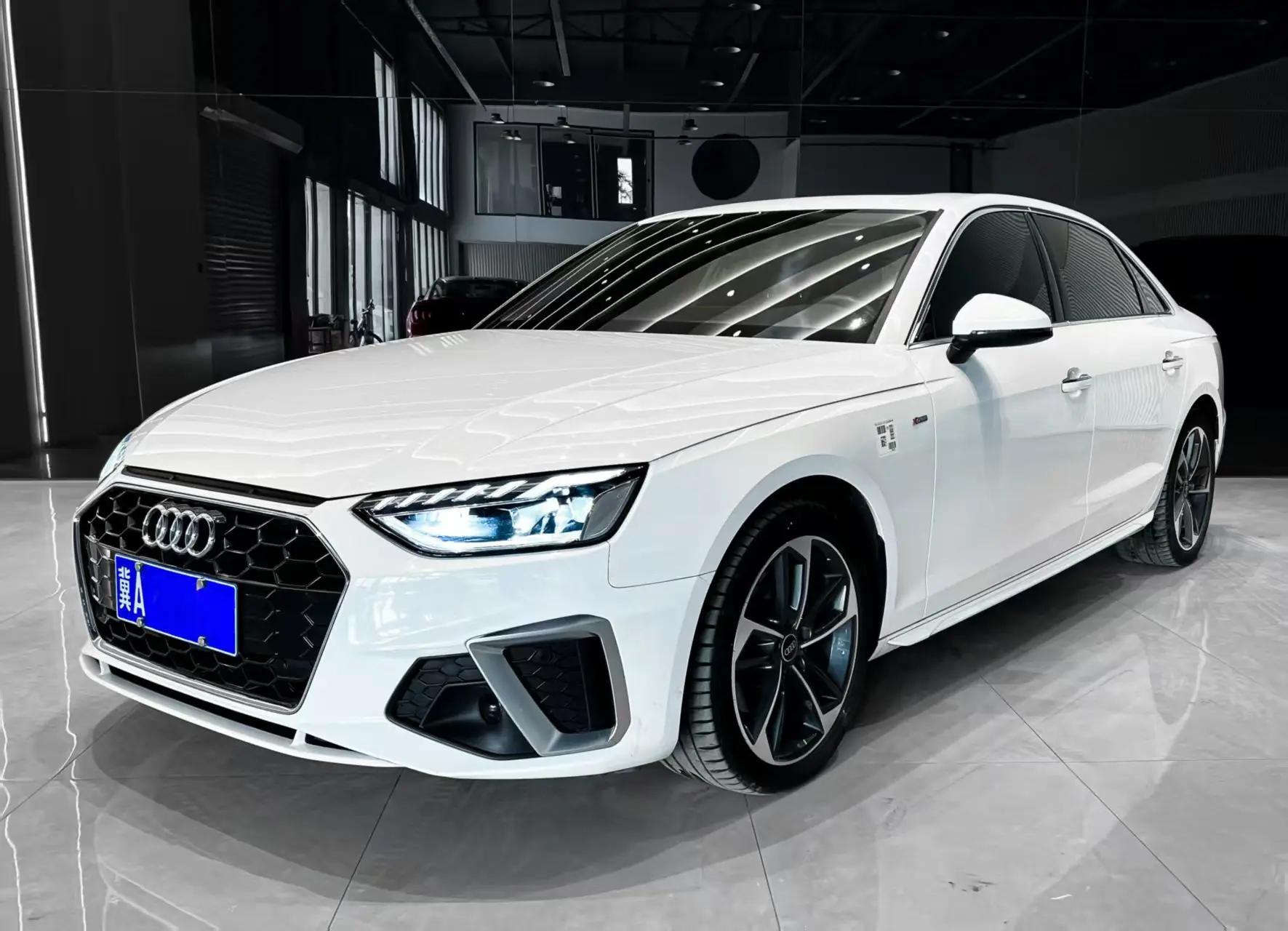 Audi A4L 2023 г. 30080 км.