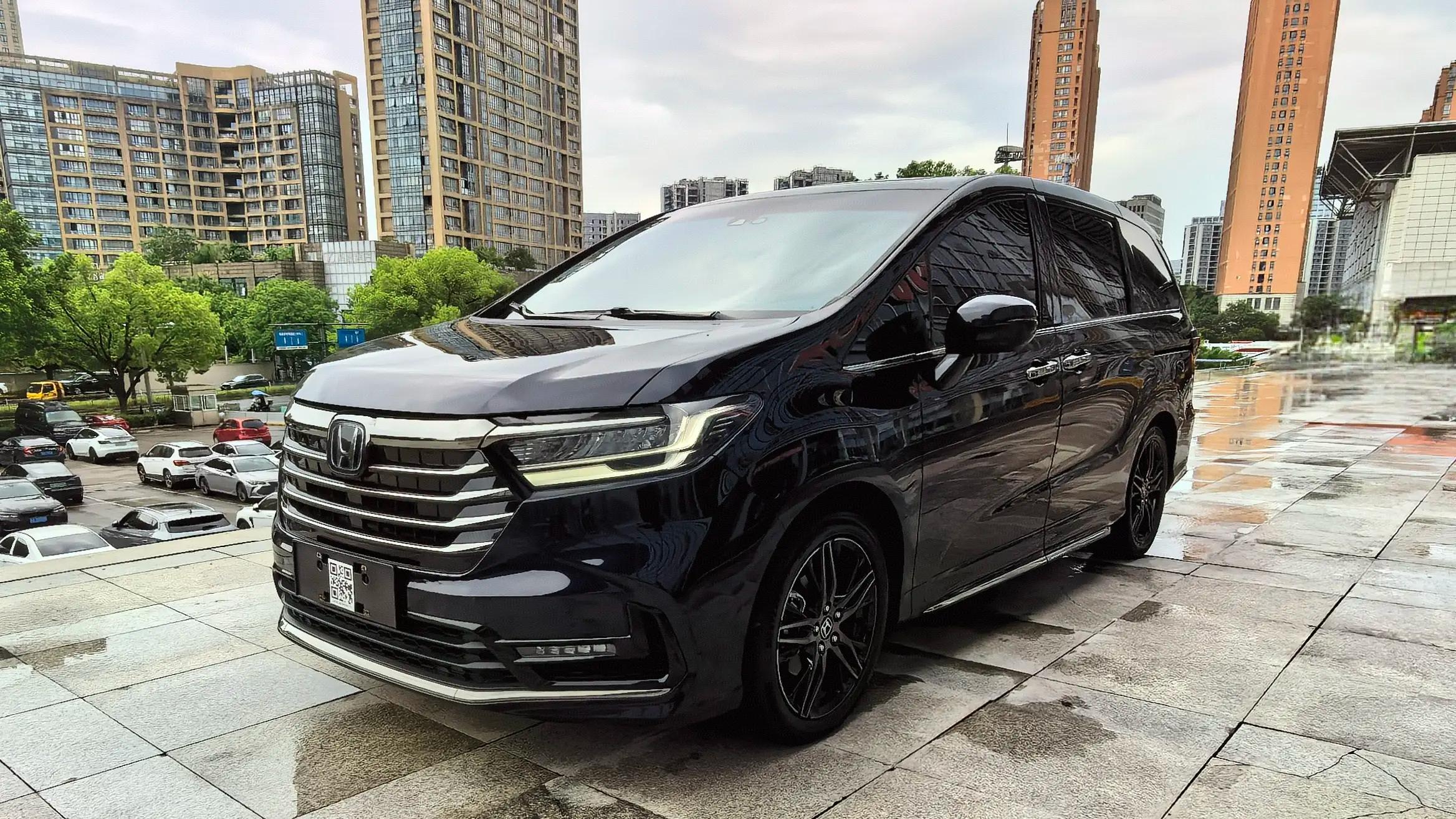 Honda Odyssey 2.0hyb CVT (215 л.с.) 2023 г. 55001 км