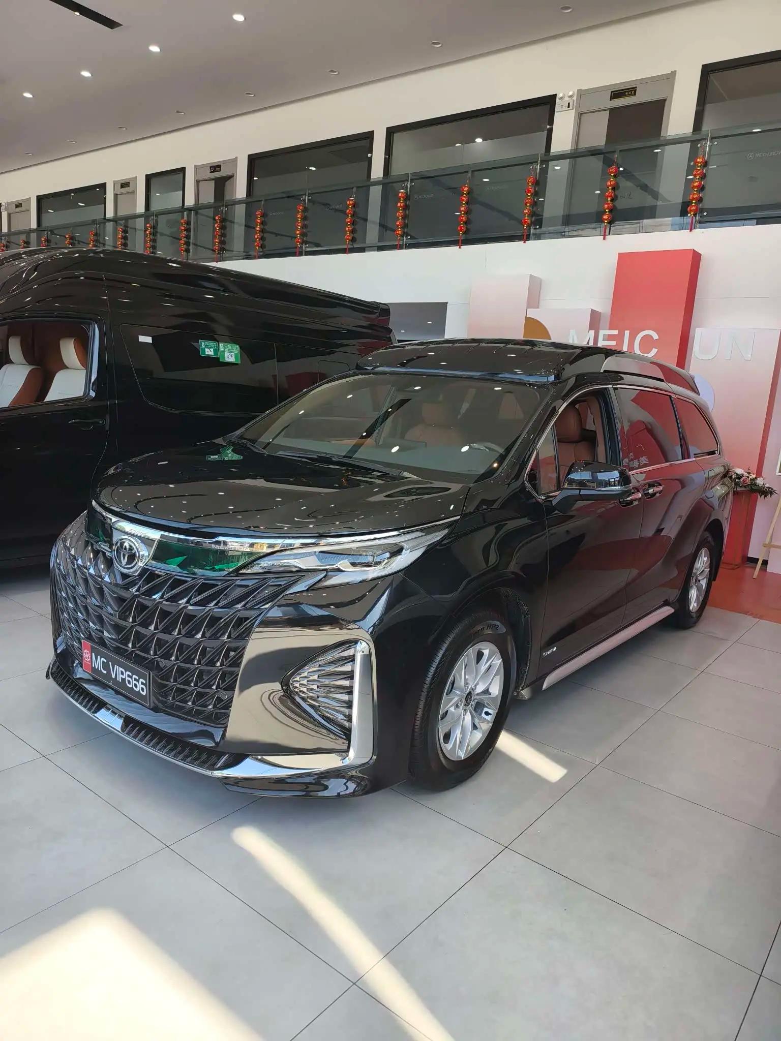 Toyota Granvia 2025 г. 1120 км.