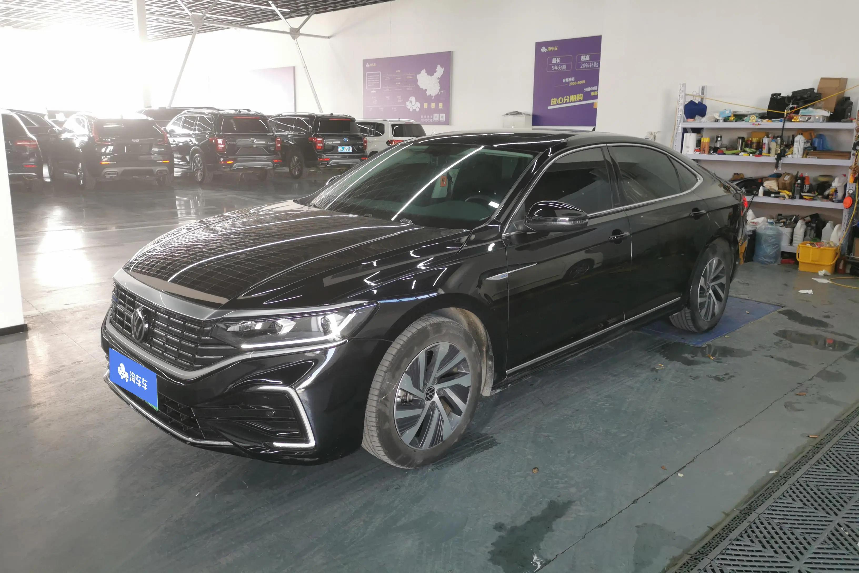 Volkswagen Passat PHEV 2023 г. 47800 км.