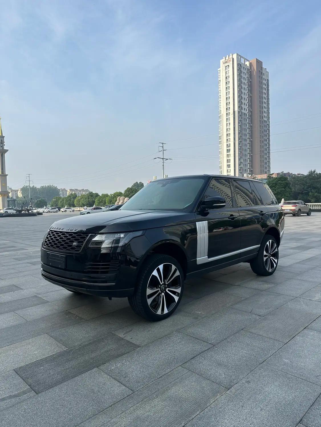 Land Rover Range rover 2022 г. 80132 км.