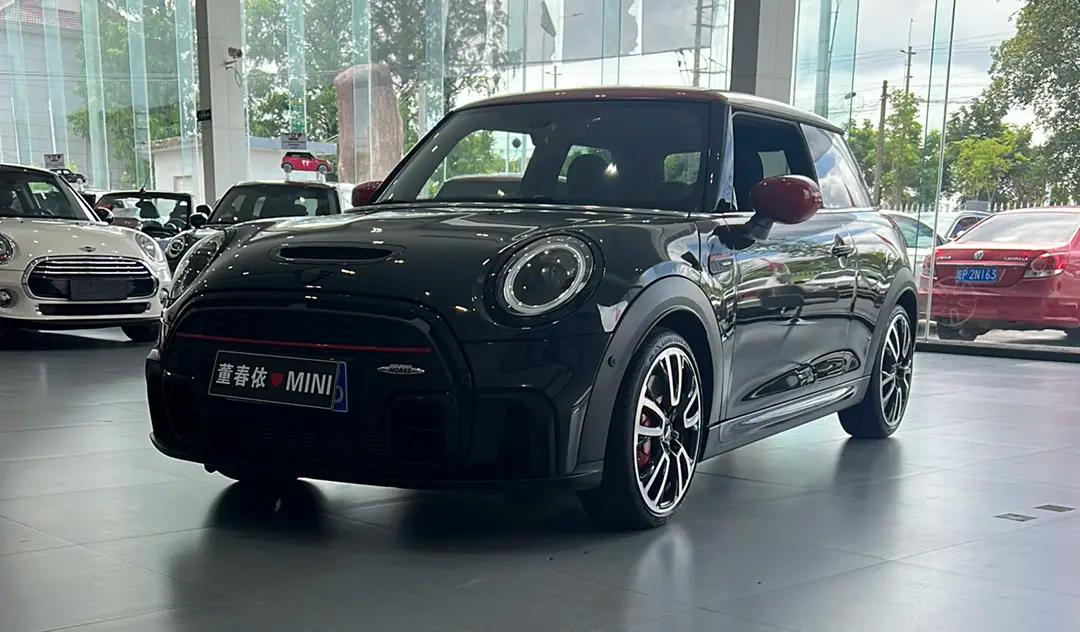 MINI JCW 2023 г. 30800 км.