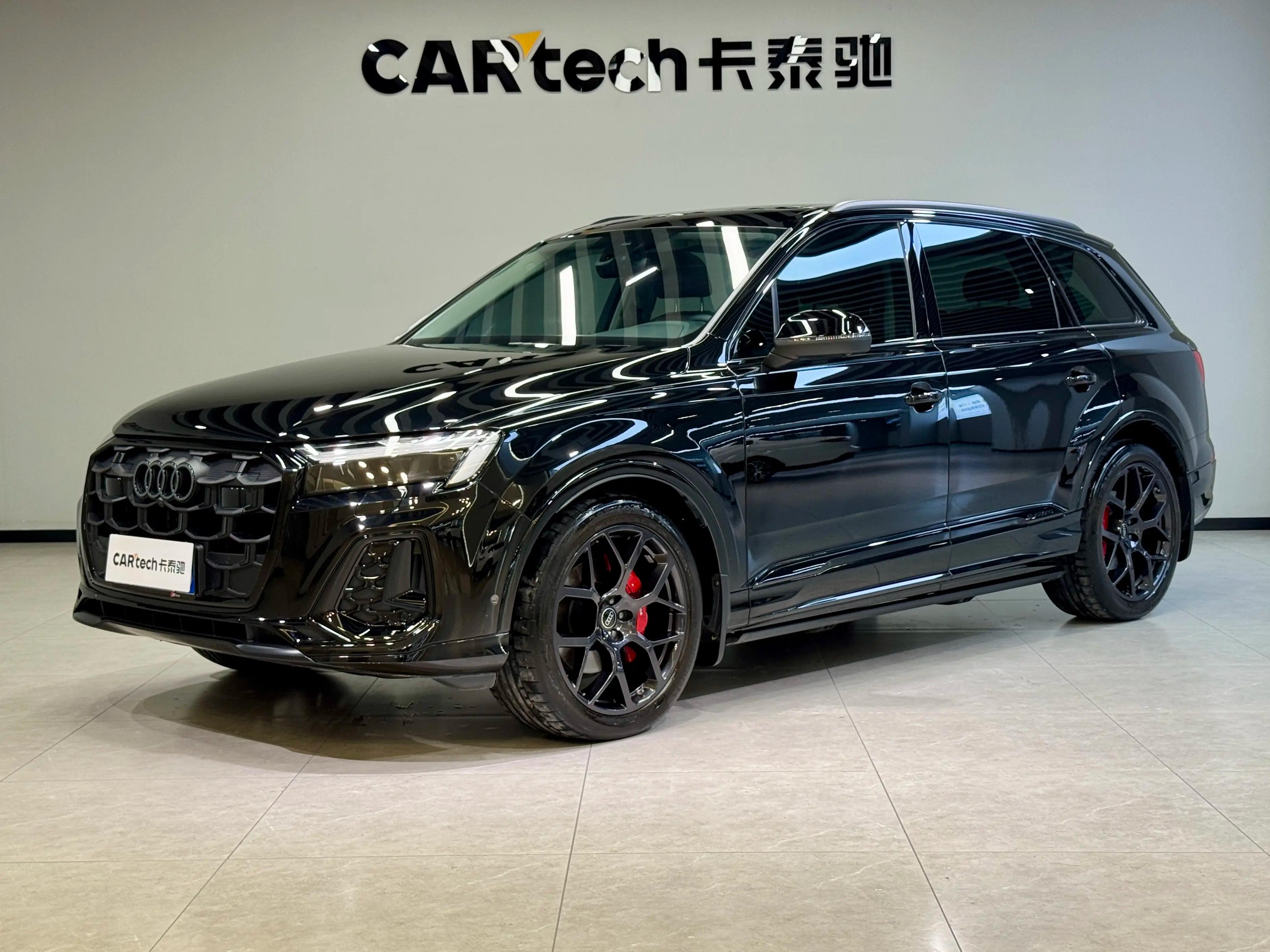 Audi Q7 2024 г. 21048 км.
