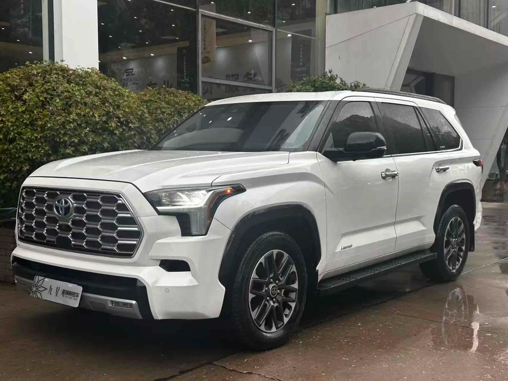 Toyota Sequoia 2023 г. 30783 км.