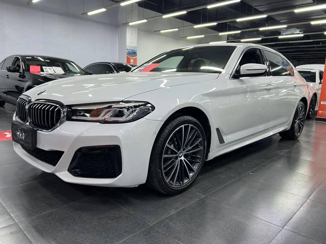 BMW 5 Series 2024 г. 19063 км.