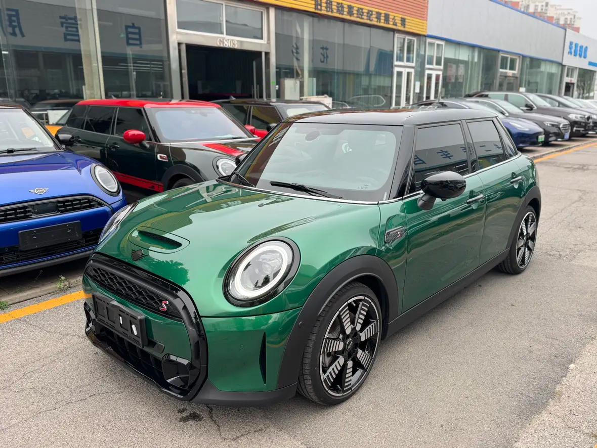 MINI  2024 г. 7800 км.