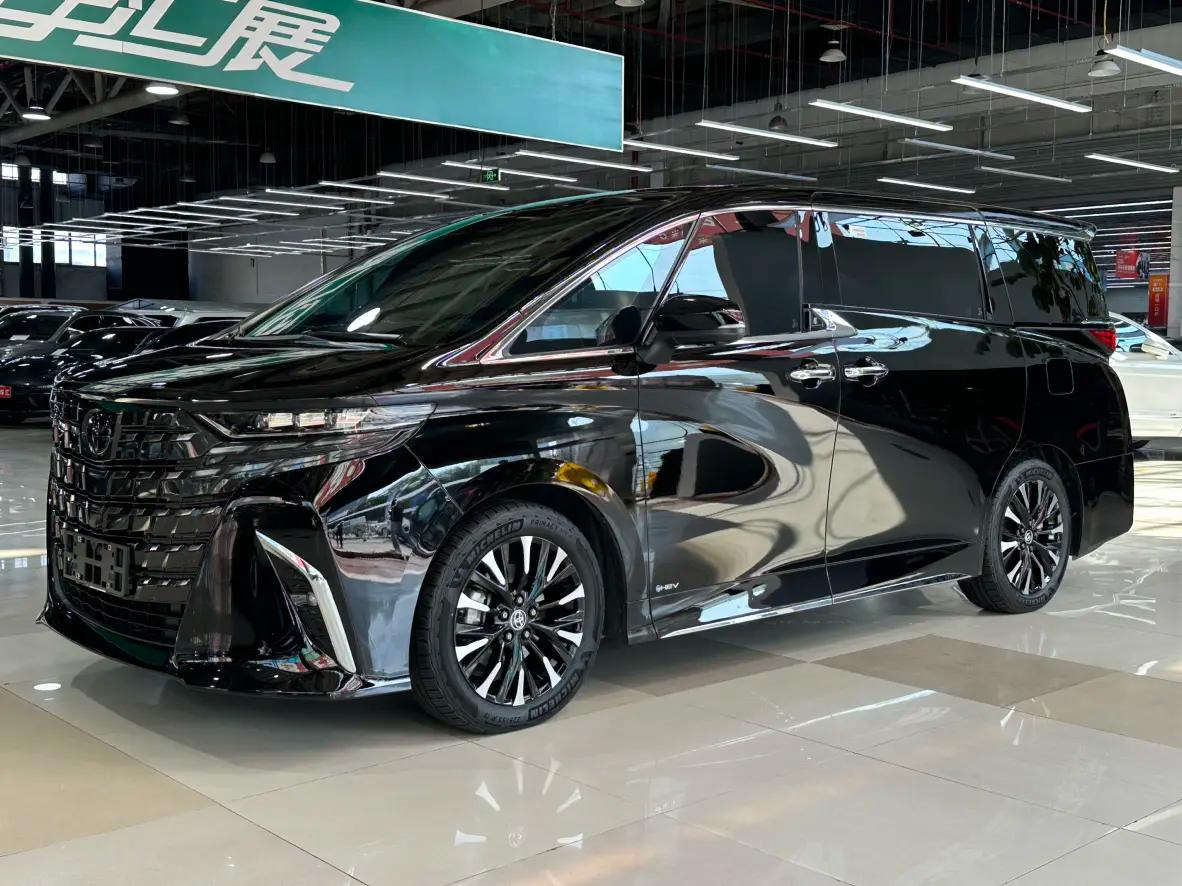 Toyota Alphard 2024 г. 33026 км.