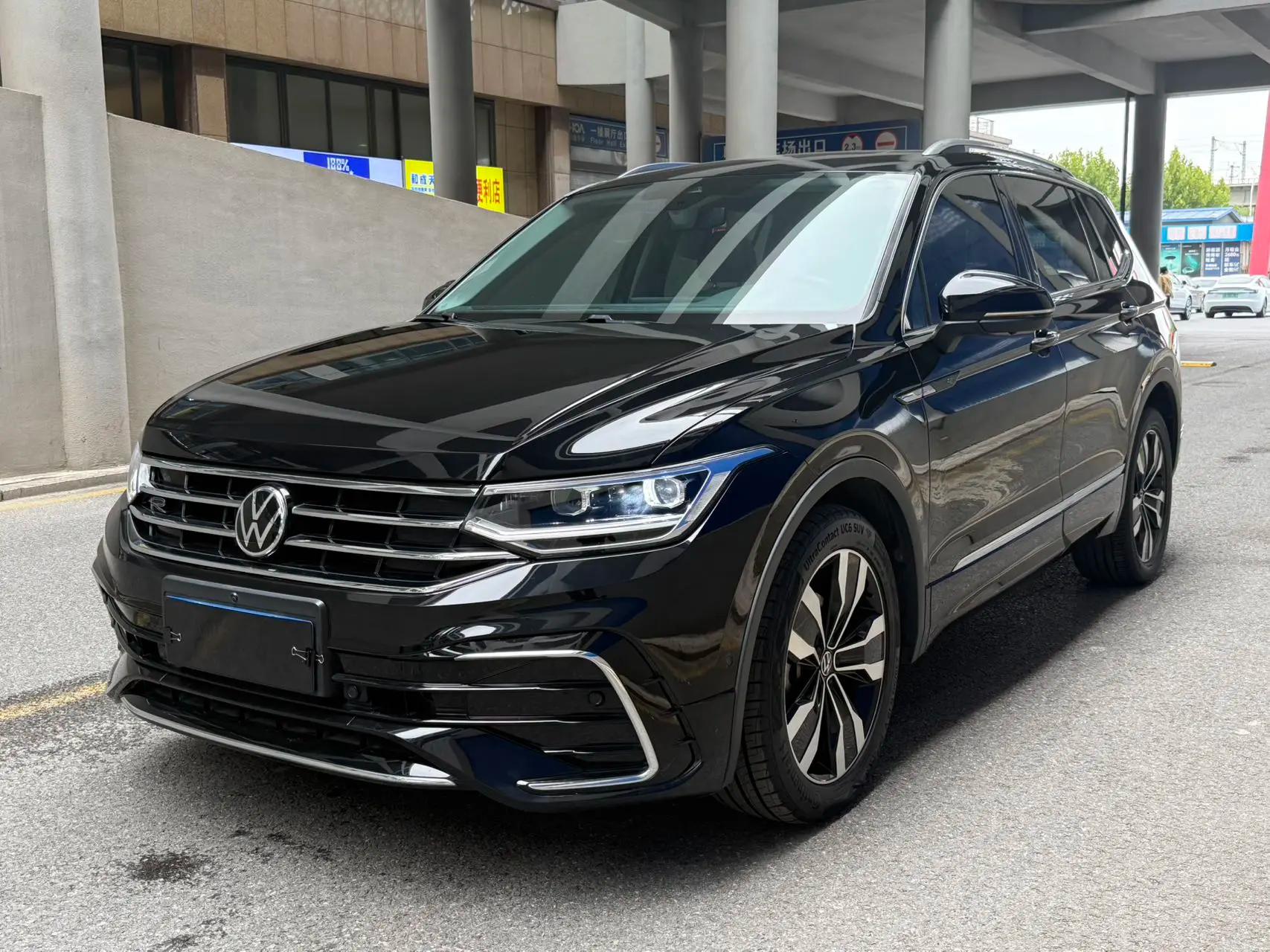 Volkswagen Tiguan L 2023 г. 45031 км.
