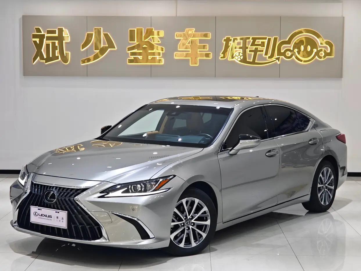 Lexus ES 2022 г. 70008 км.