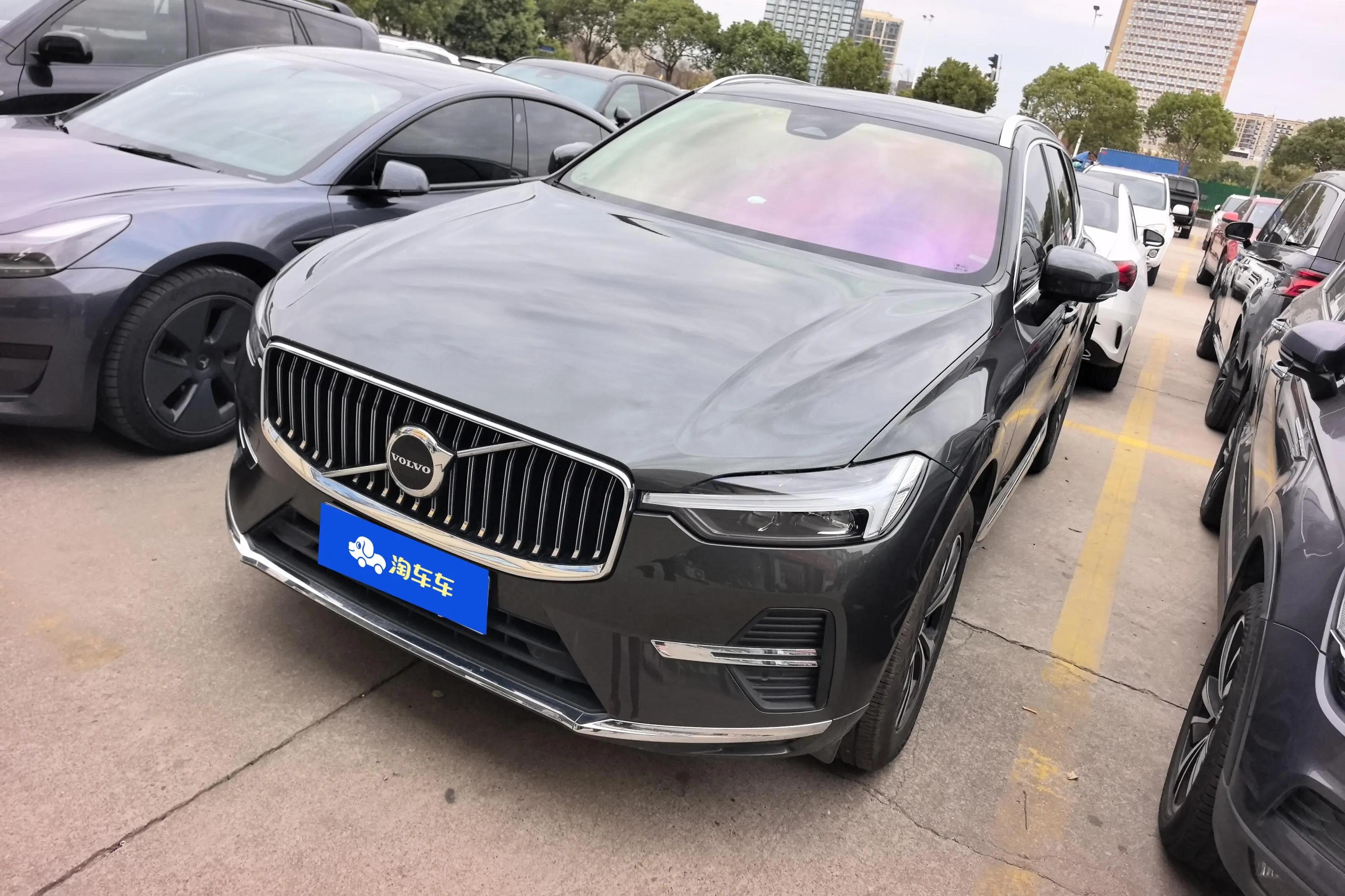 Volvo XC60 2022 г. 64821 км.