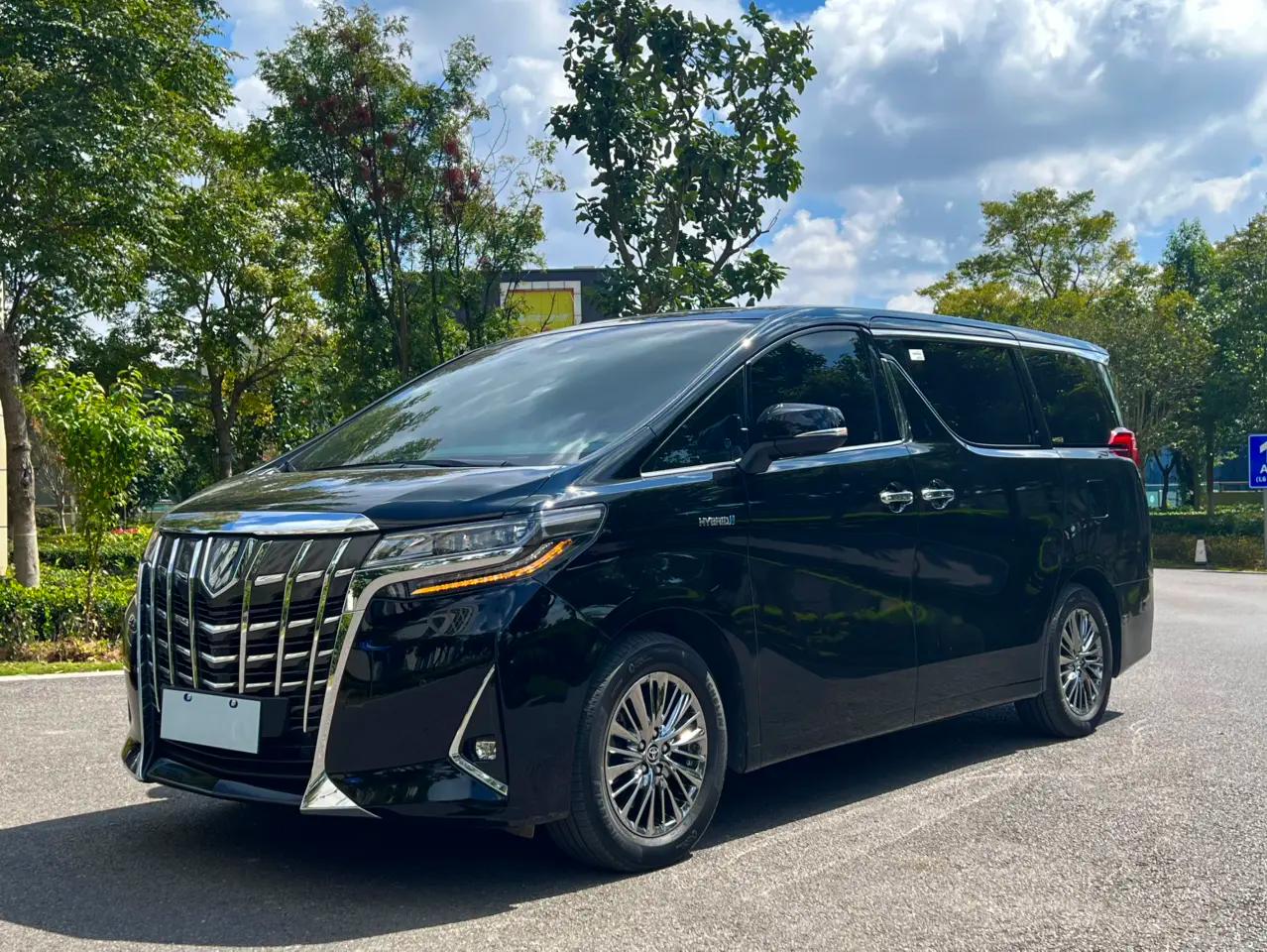 Toyota Alphard 2022 г. 70000 км.
