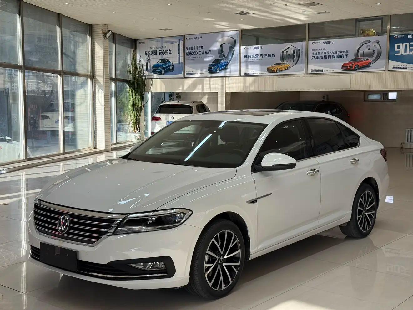 Volkswagen Lavida 2021 г. 50030 км.