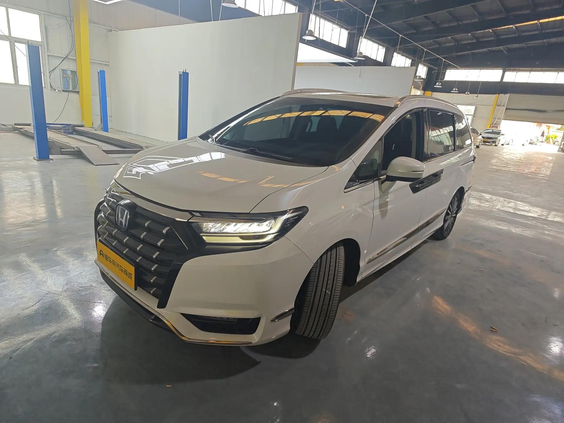 Honda Elysion 2022 г. 42671 км.