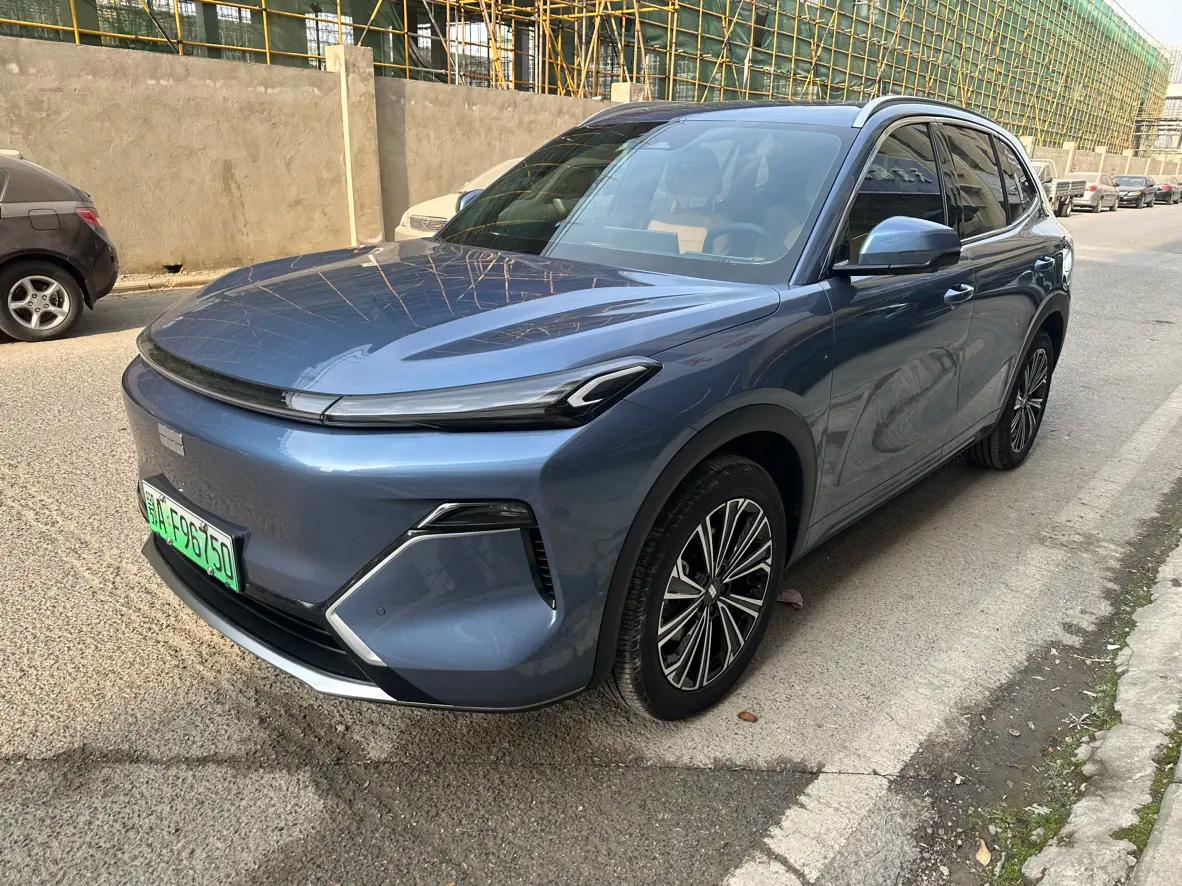 Geely Galaxy Starship 7 EM-i 2025 г. 5028 км.