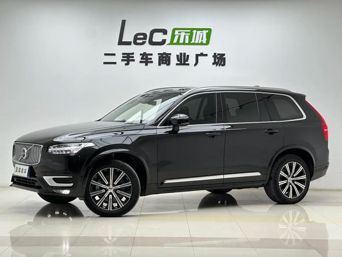 Volvo XC90 2024 г. 39080 км.