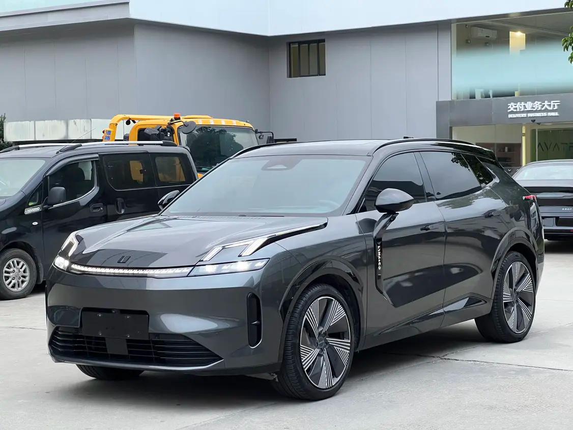 Lynk & Co 08 EM-P 2023 г. 71984 км.