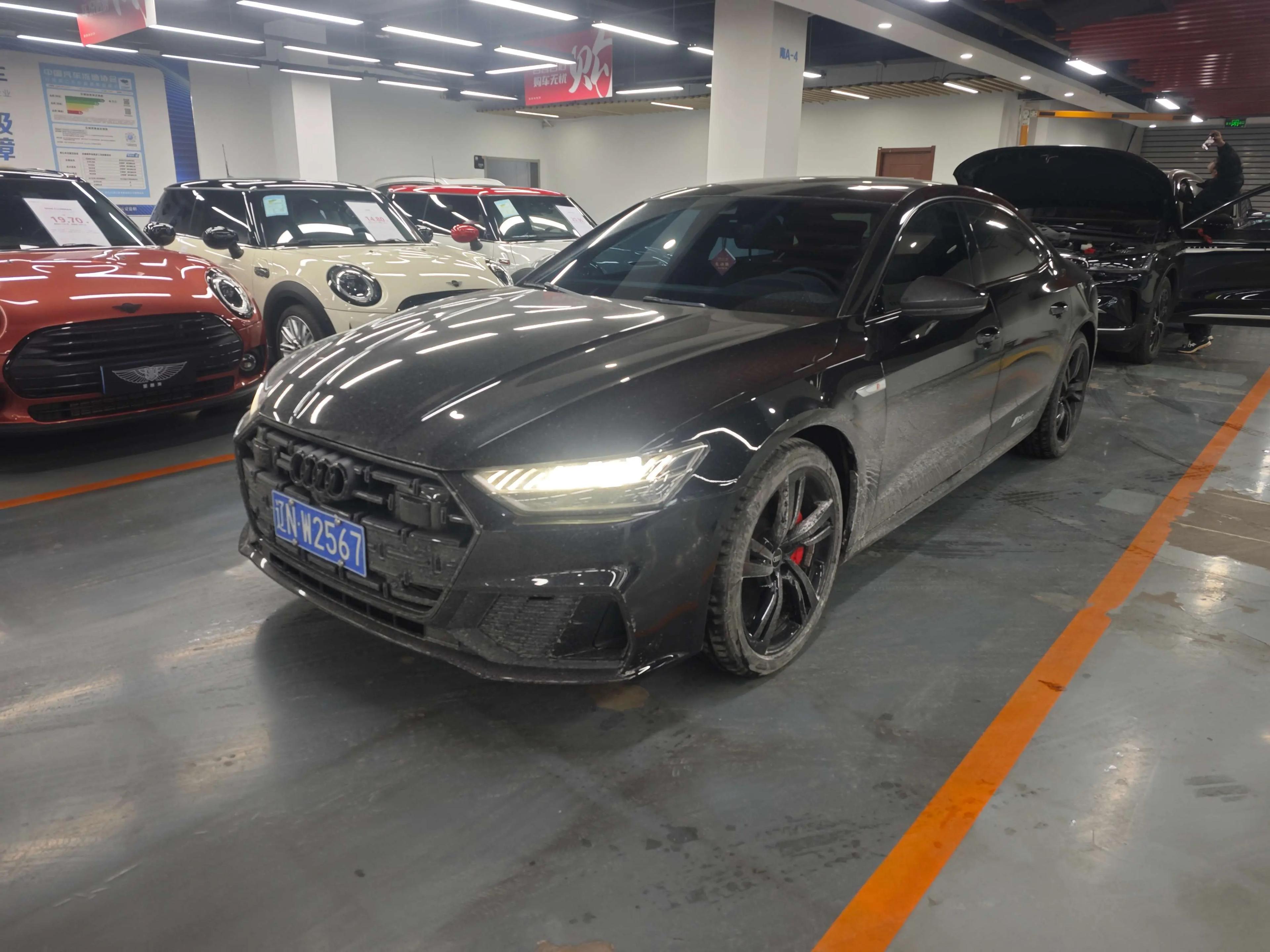 Audi A7L 2023 г. 27000 км.