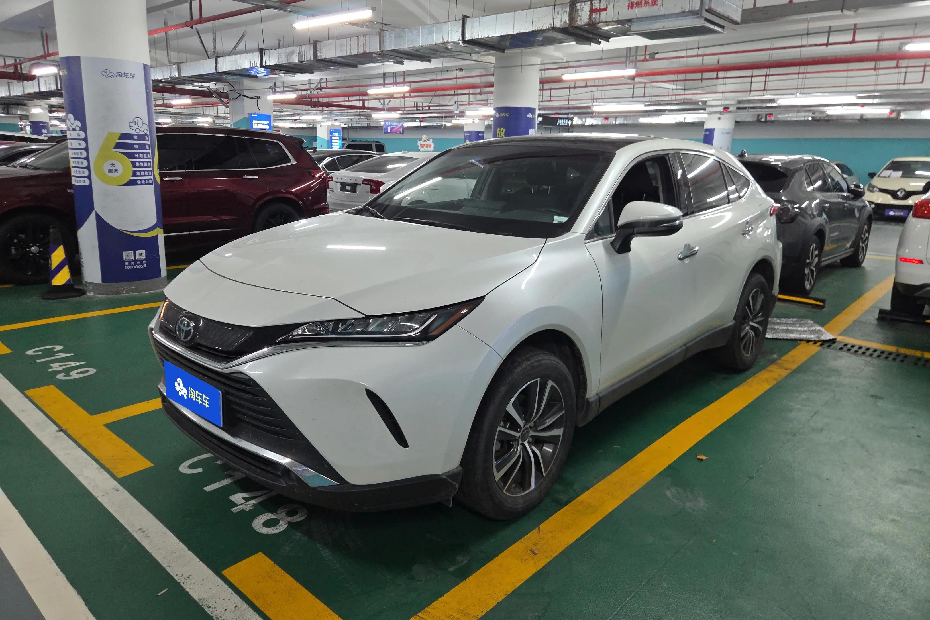 Toyota Harrier 2022 г. 33212 км.