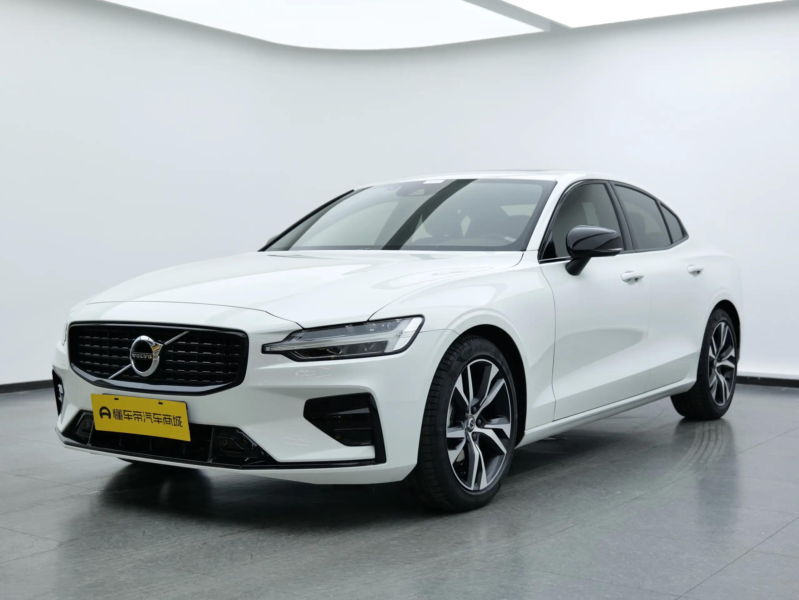 Volvo S60 2021 г. 45240 км.