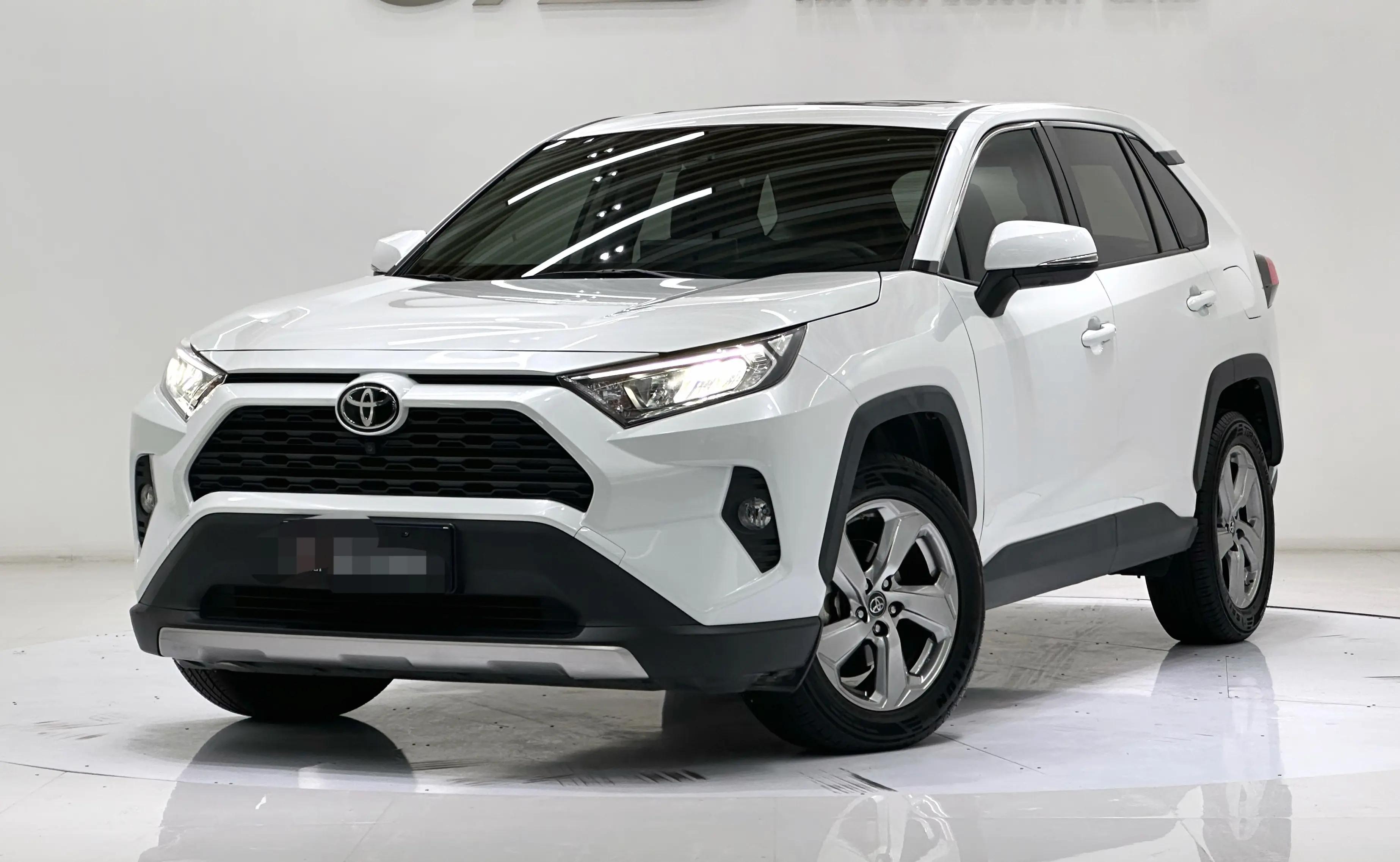 Toyota RAV4 2021 г. 57038 км.