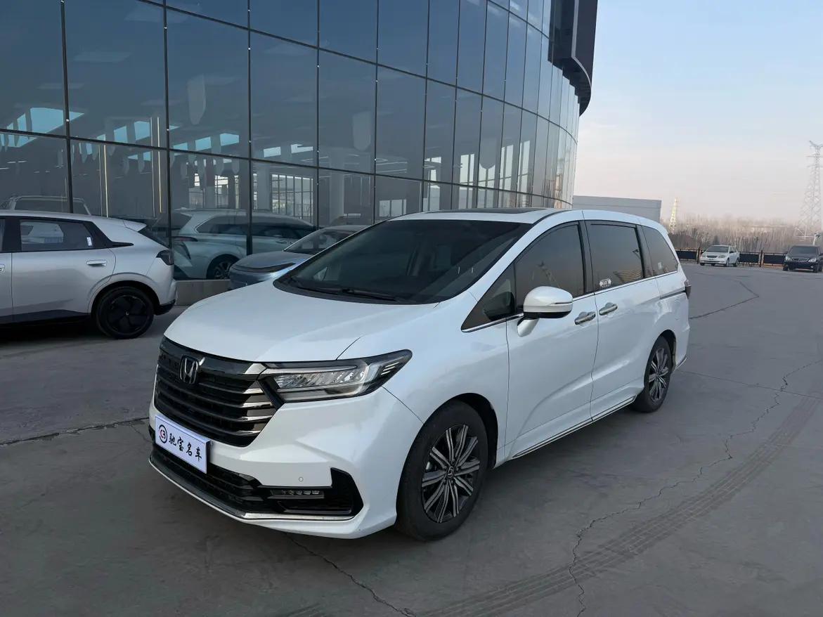 Honda Odyssey 2.0hyb CVT (215 л.с.) 2023 г. 55002 км