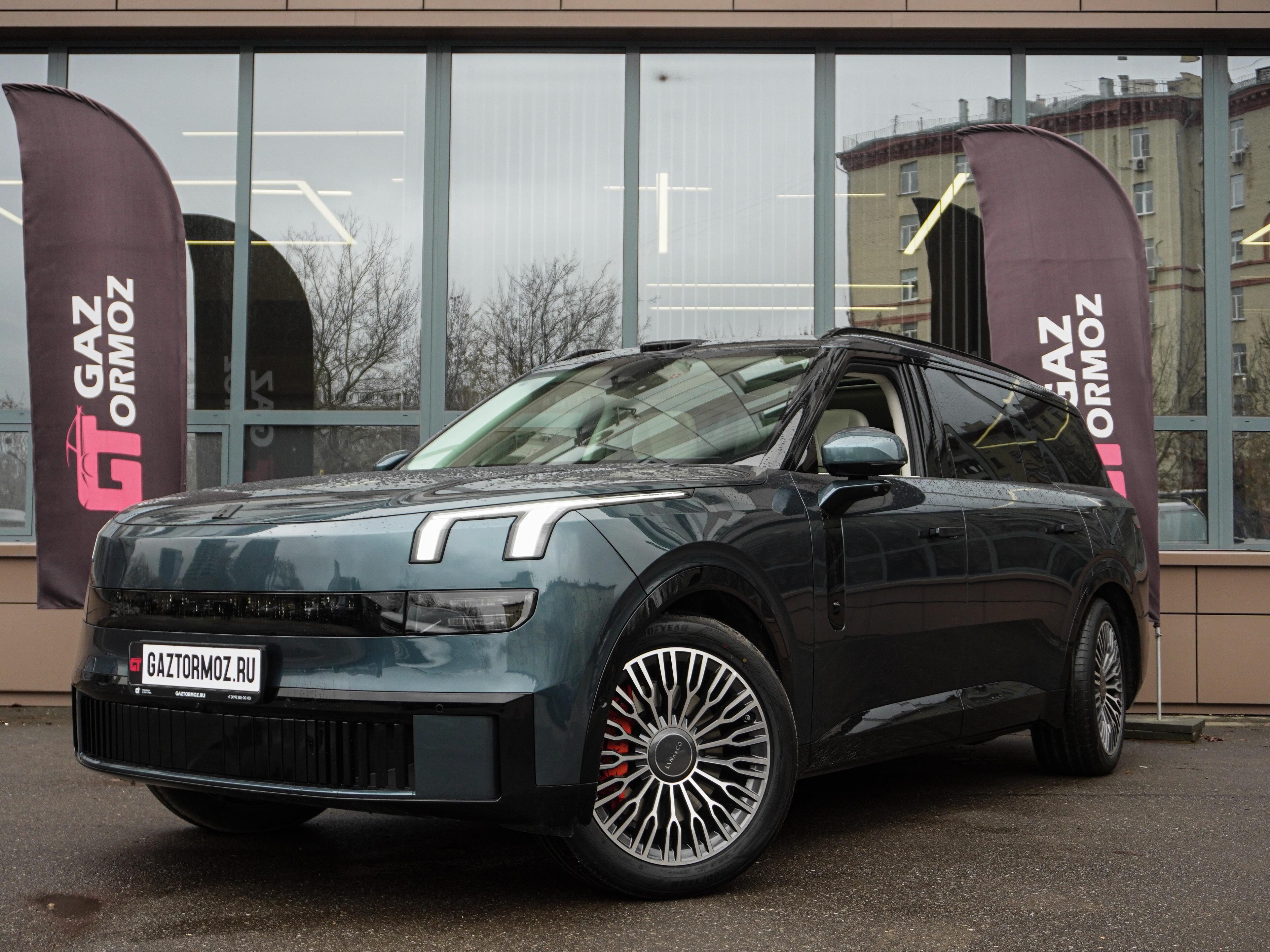 Lynk & Co 900