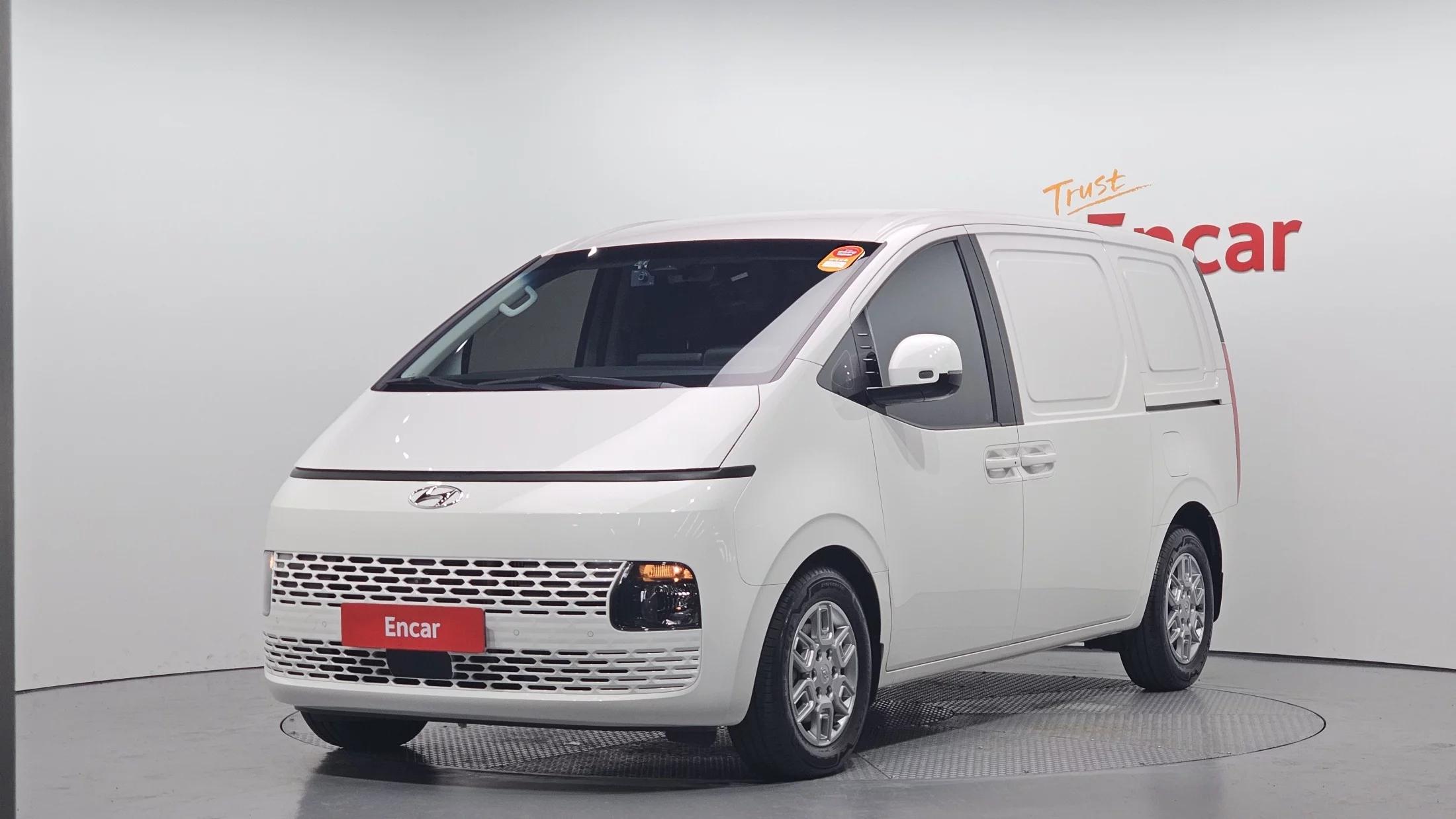 Hyundai Staria Cargo 3-Seater Modern, 2021 г. 12456 км.