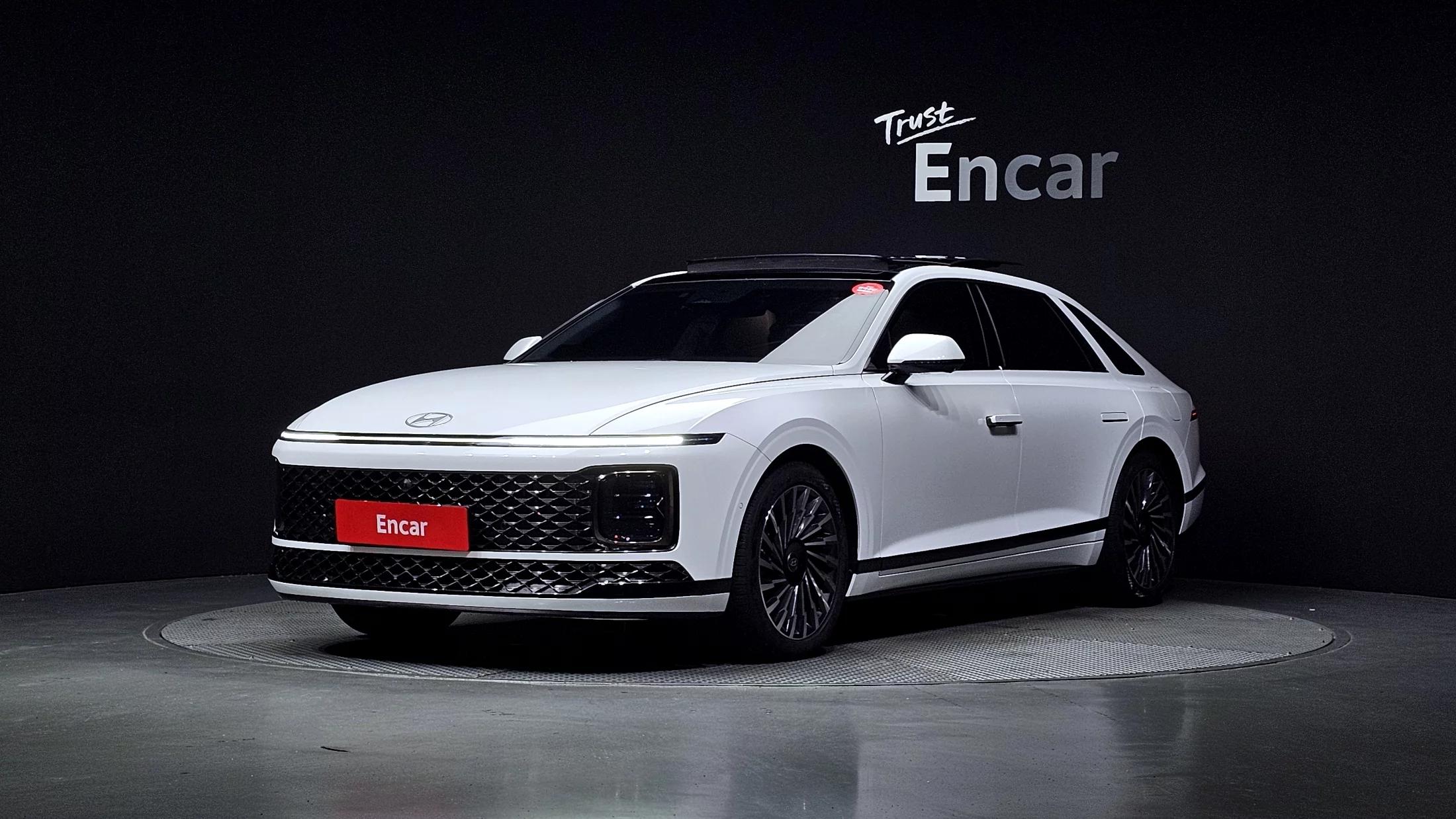 Hyundai Grandeur Calligraphy, гибрид, 2023 г. 37764 км.