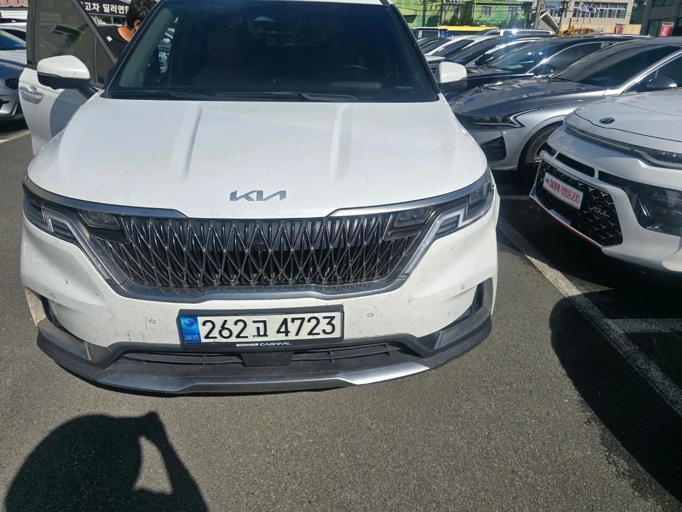 Kia Carnival 9-Seater Signature, 2023 г. 175961 км.
