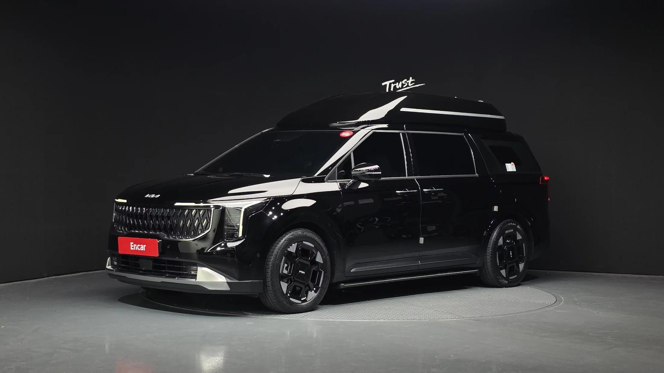 Kia Carnival Gasoline 9-Seater Hi Limousine (7-seater Limousine(Special vehicle), 2025 г. 13635 км.