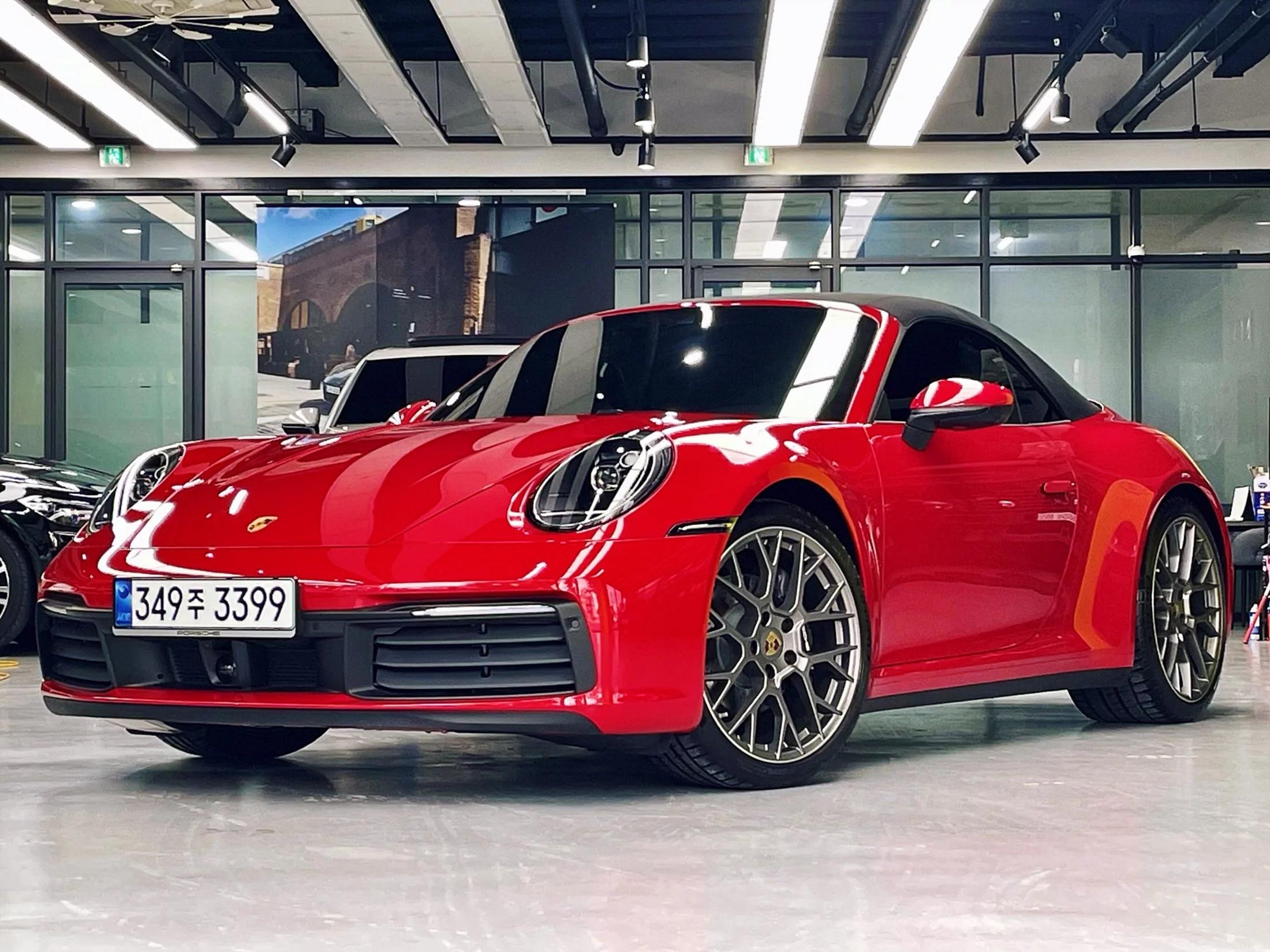 Porsche 911 Carrera 4 Cabriolet, 2024 г. 5092 км.
