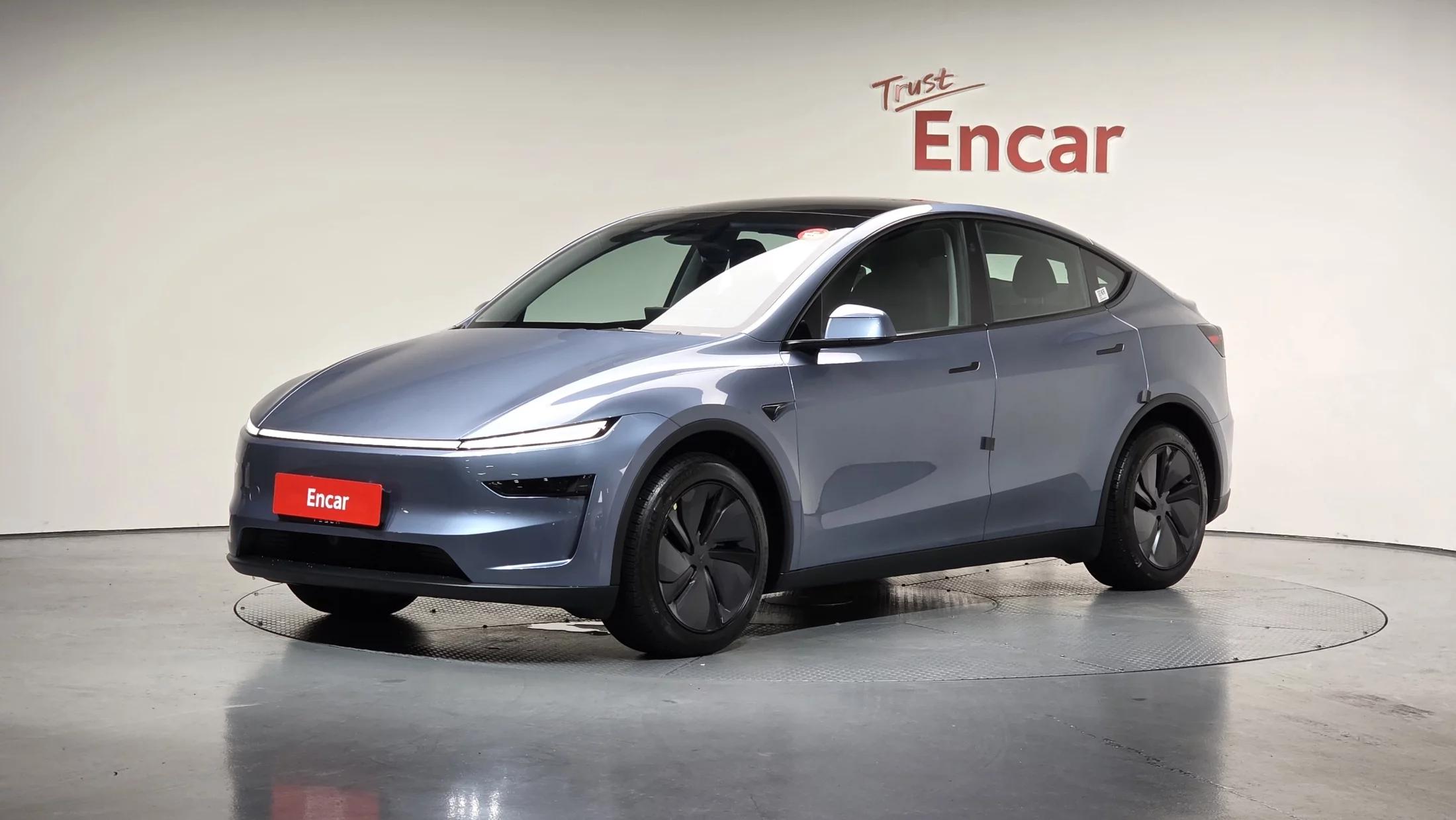 Tesla Model Y Long Range, электромобиль, 2025 г. 733 км.