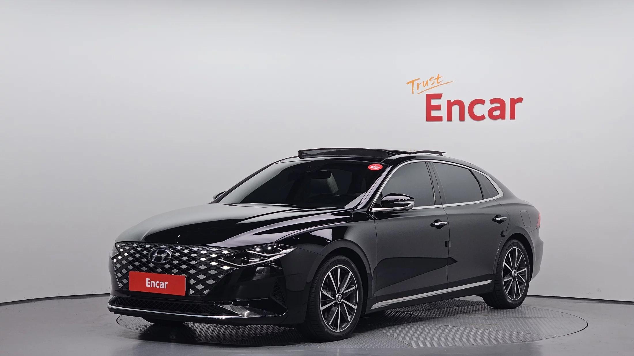 Hyundai Grandeur 2.5 Le Blanc, 2022 г. 62421 км.