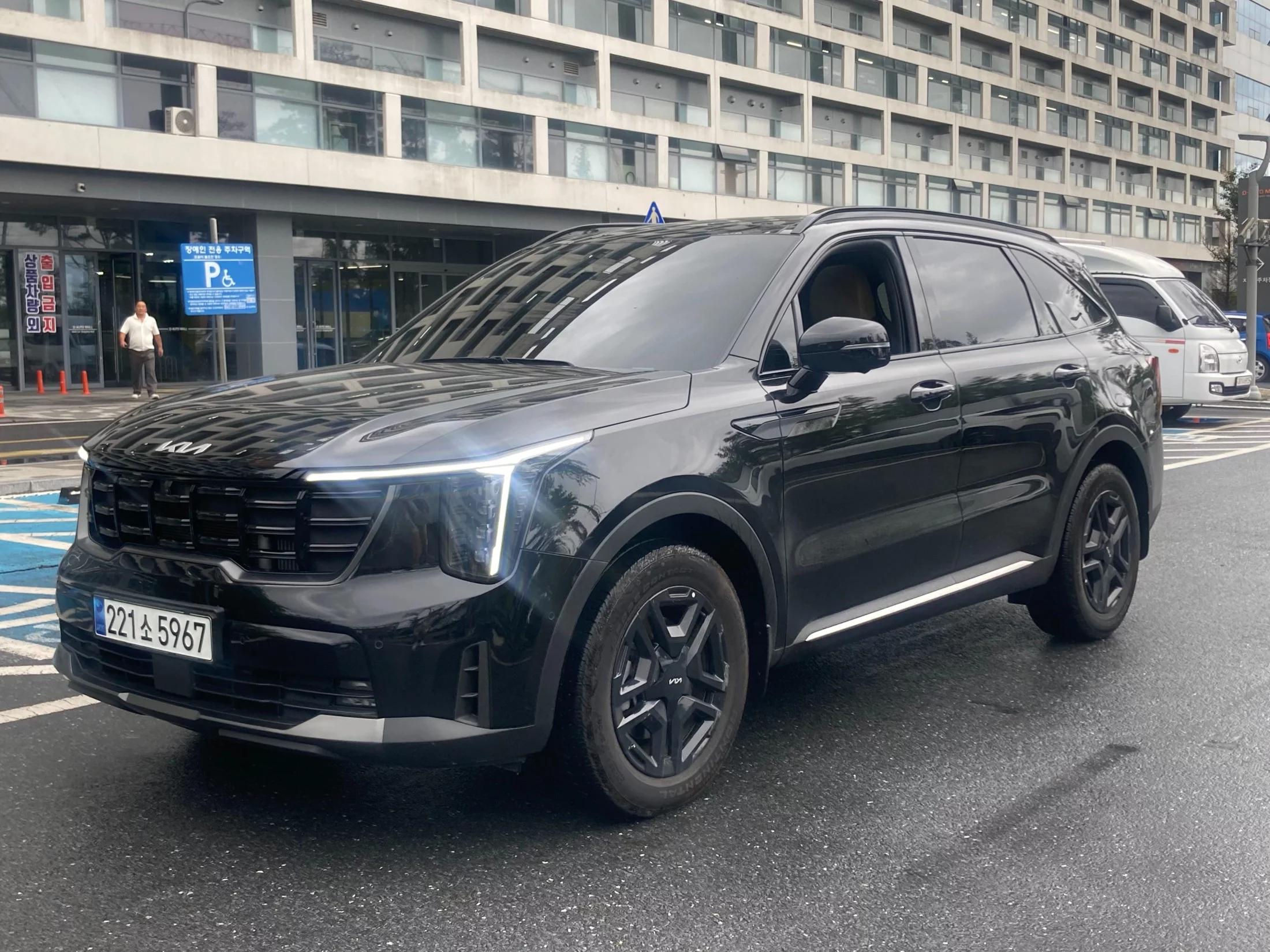 Kia Sorento HEV 1.6 2WD Gravity, гибрид, 2024 г. 31270 км.