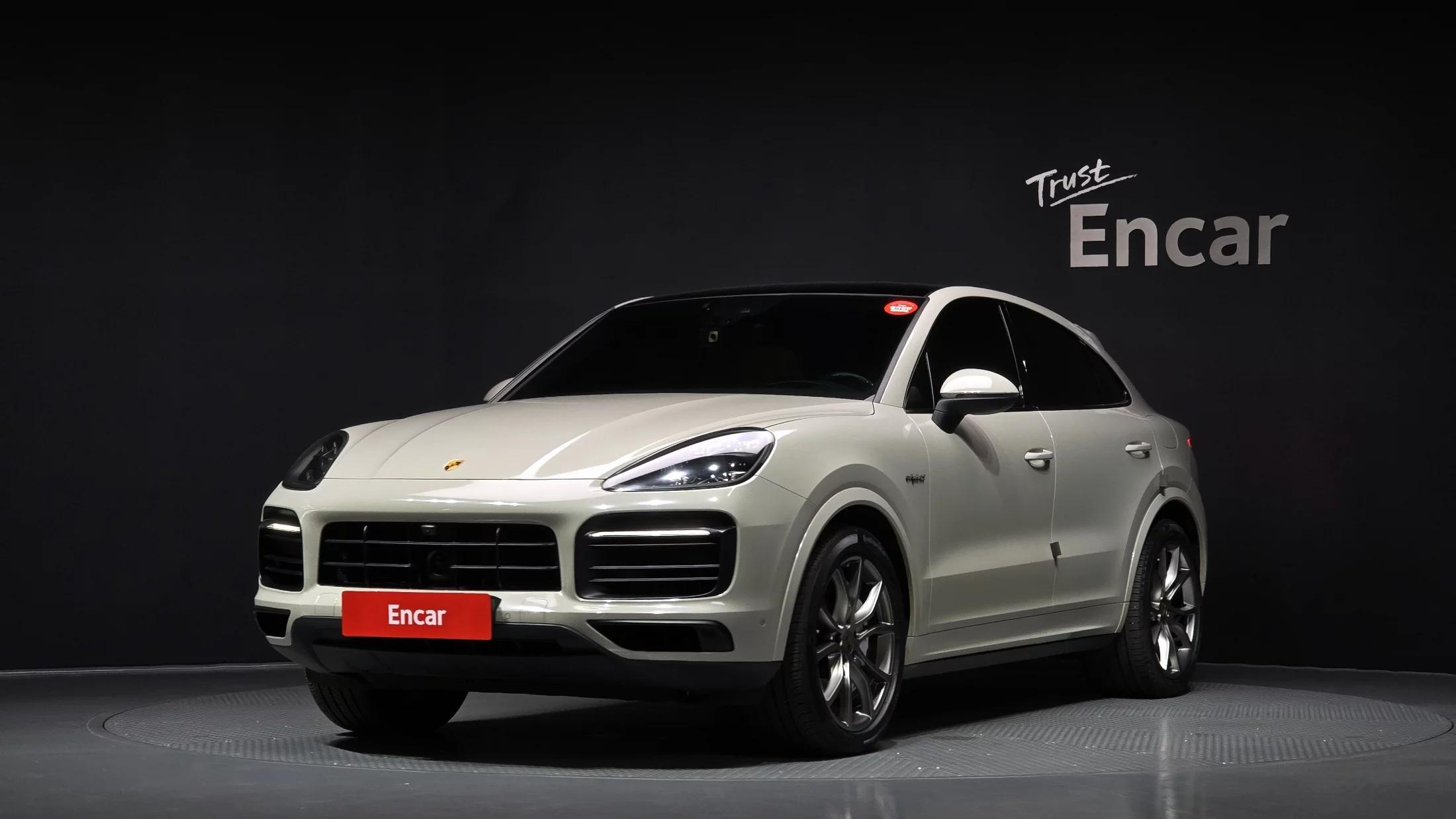 Porsche CAYENNE 3.0 E-Hybrid Coupe, гибрид, 2021 г. 84653 км.