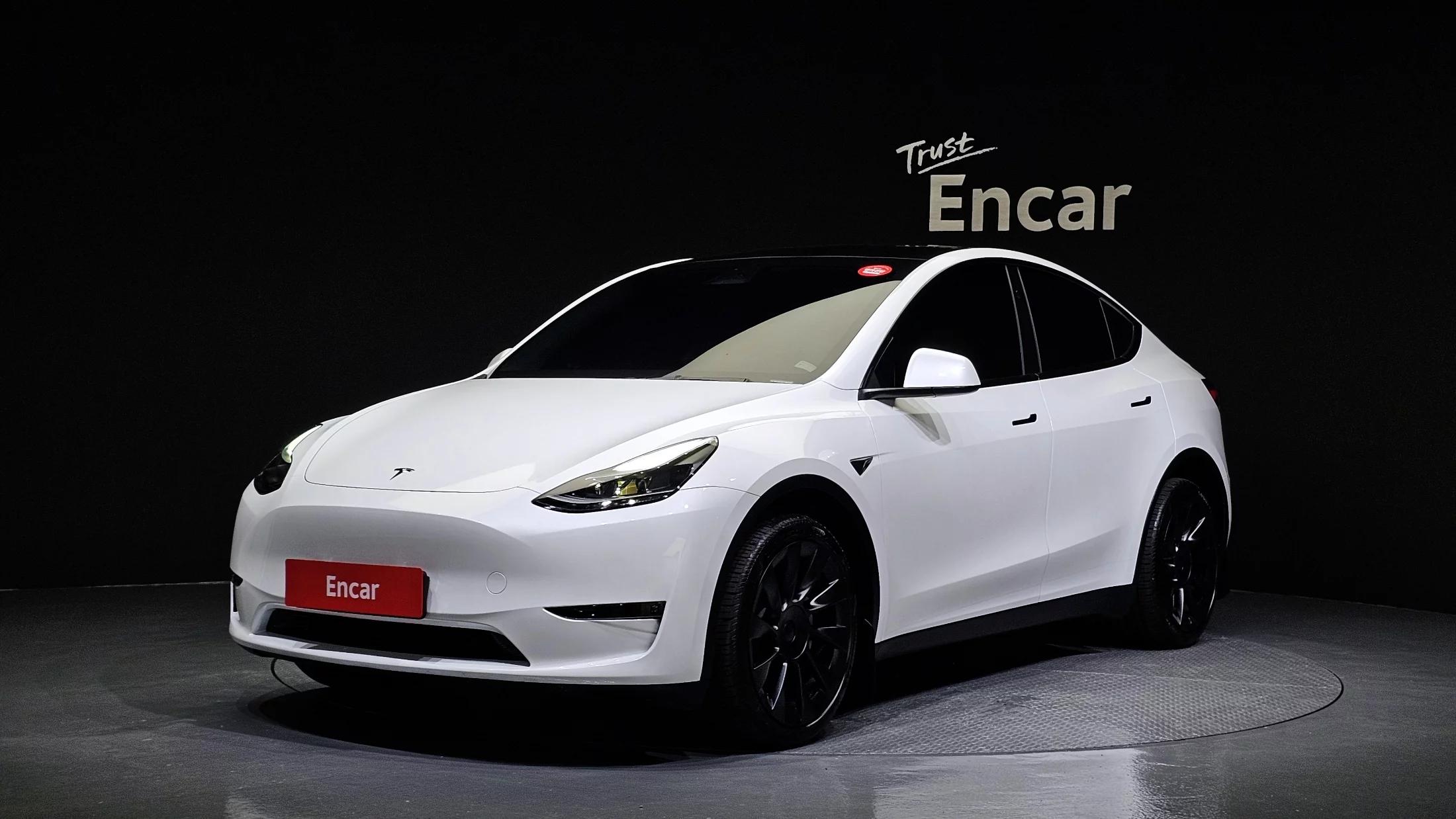 Tesla Model Y Long Range, электромобиль, 2024 г. 10476 км.