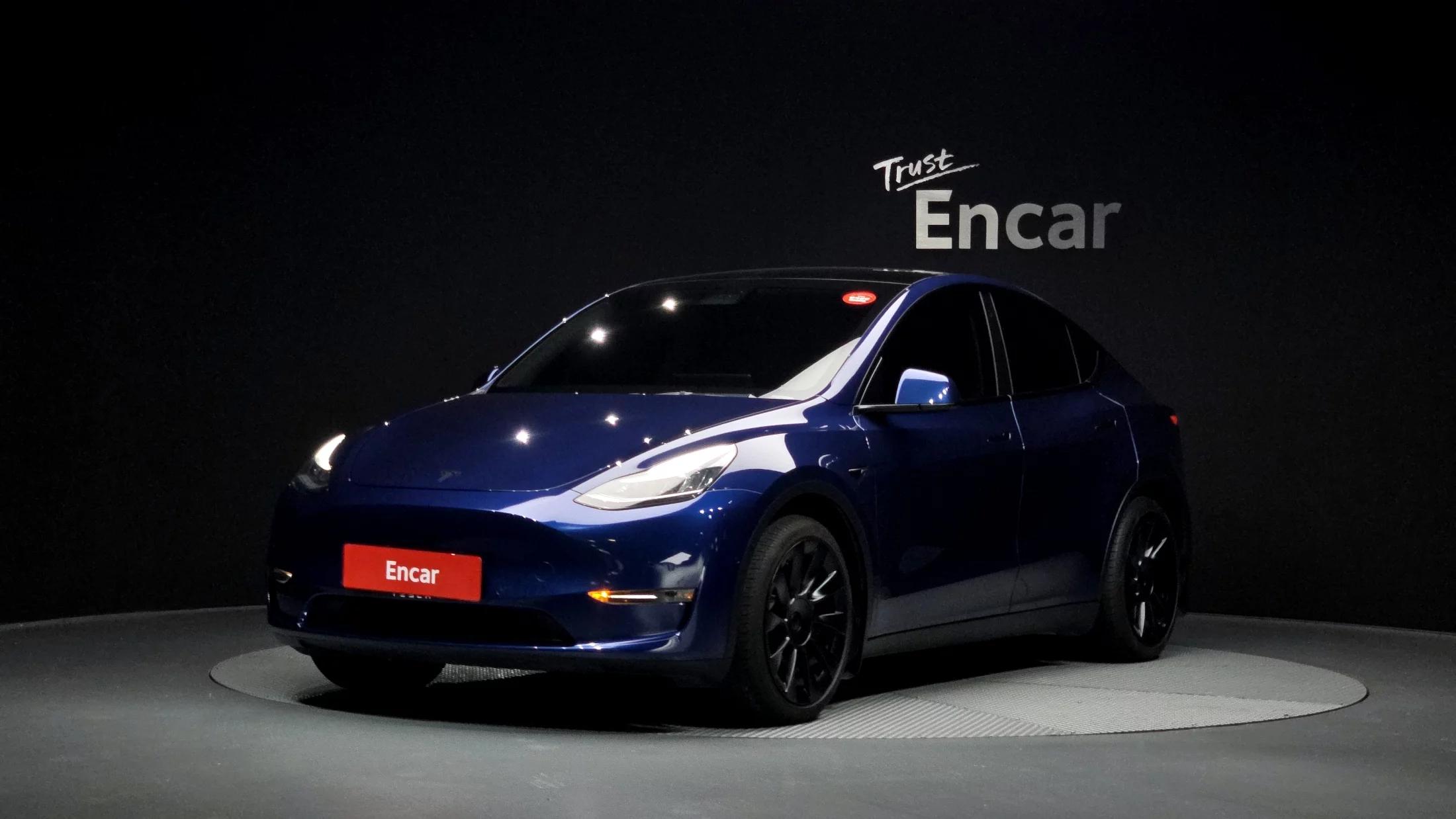 Tesla Model Y Standard Range, электромобиль, 2021 г. 43542 км.