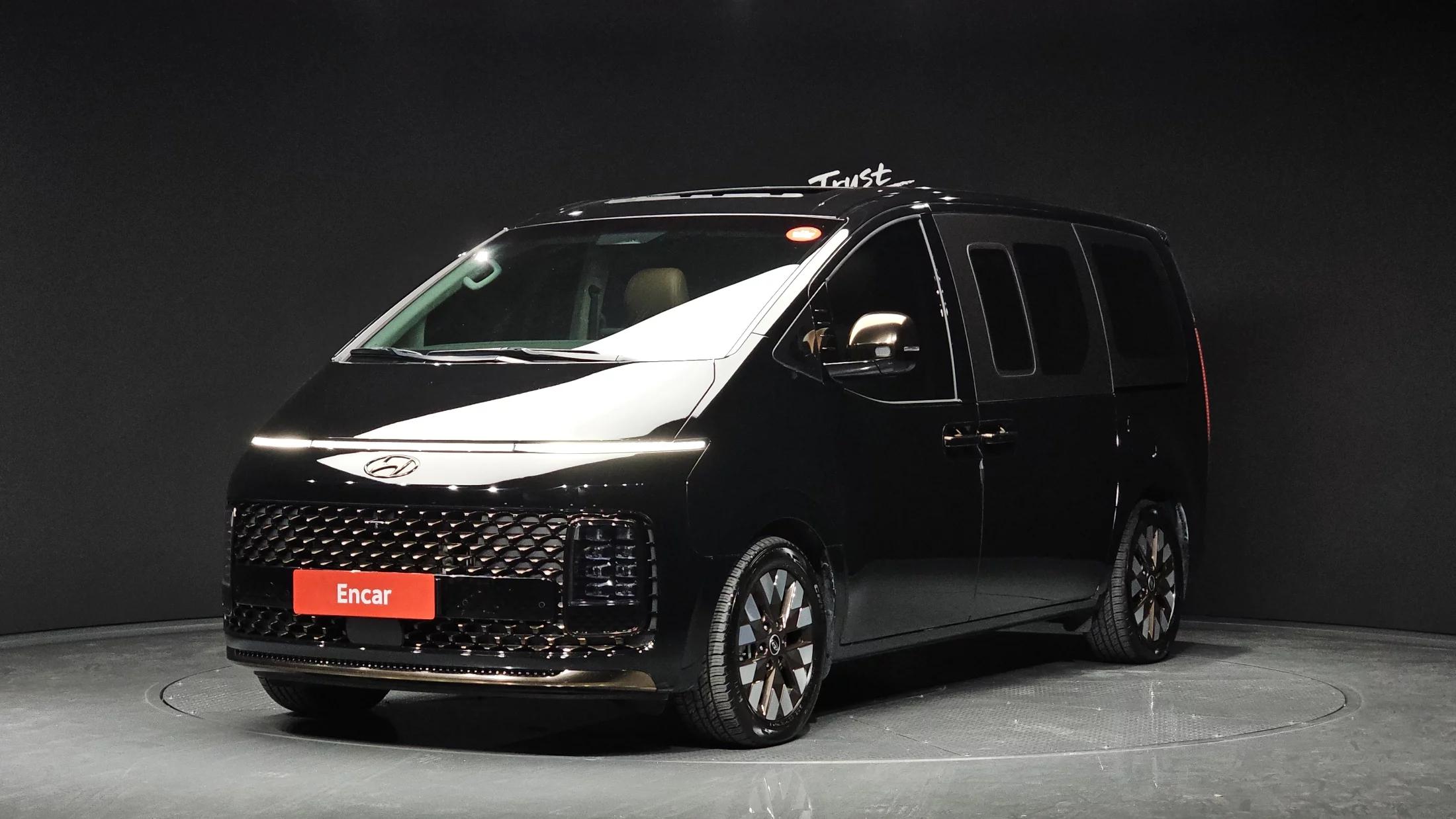 Hyundai Staria 4WD Lounge 9-Seater Inspiration, 2023 г. 107767 км.