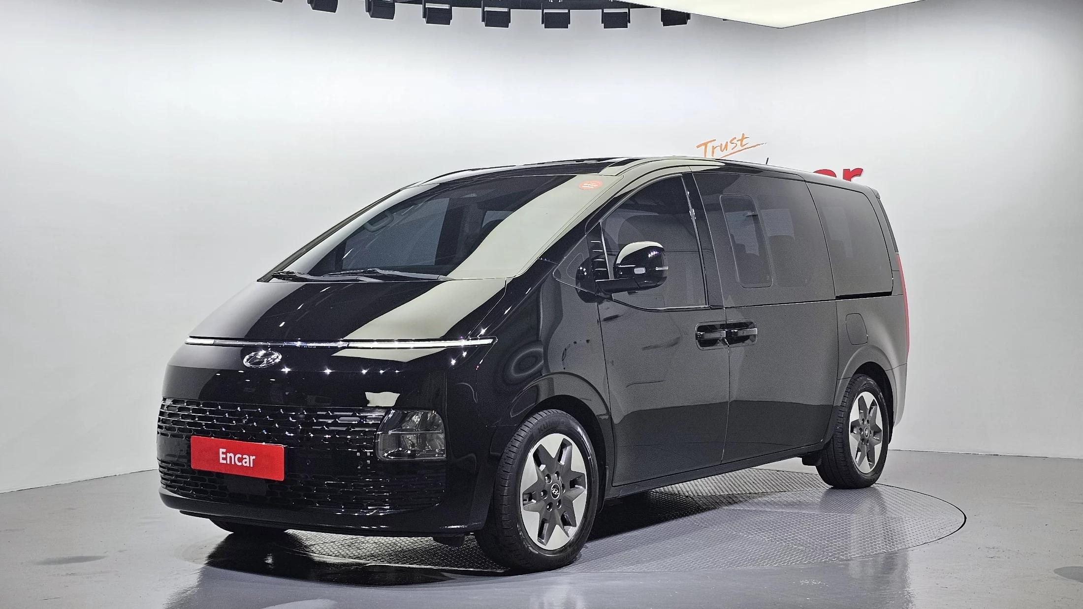 Hyundai Staria 4WD Tourer 11-Seater Modern, 2022 г. 39283 км.