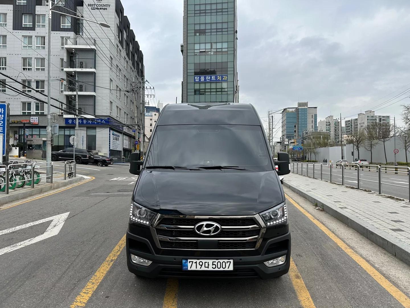 Hyundai H1 15-seater Luxury, 2021 г. 39136 км.