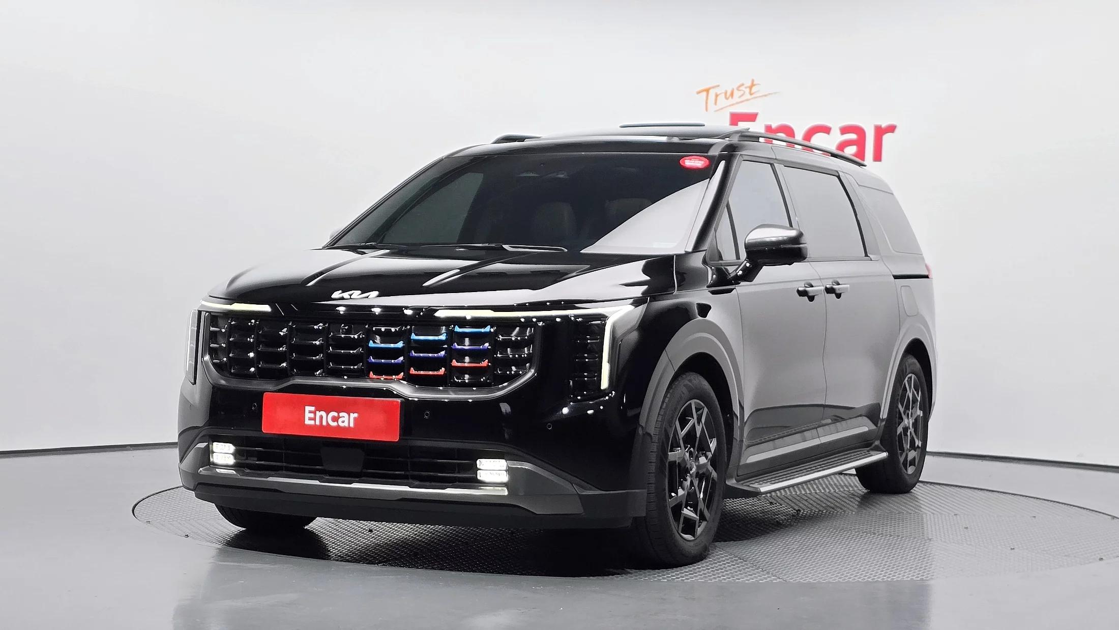 Kia Carnival HEV 7seater Gravity, гибрид, 2024 г. 18430 км.
