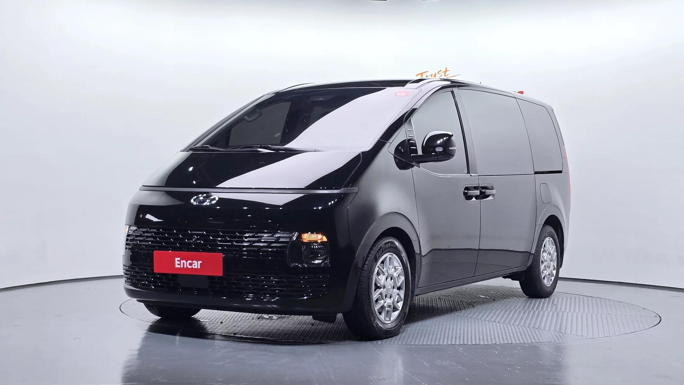 Hyundai Staria L3.5 Cargo 5-Seater Modern, 2023 г. 36740 км.